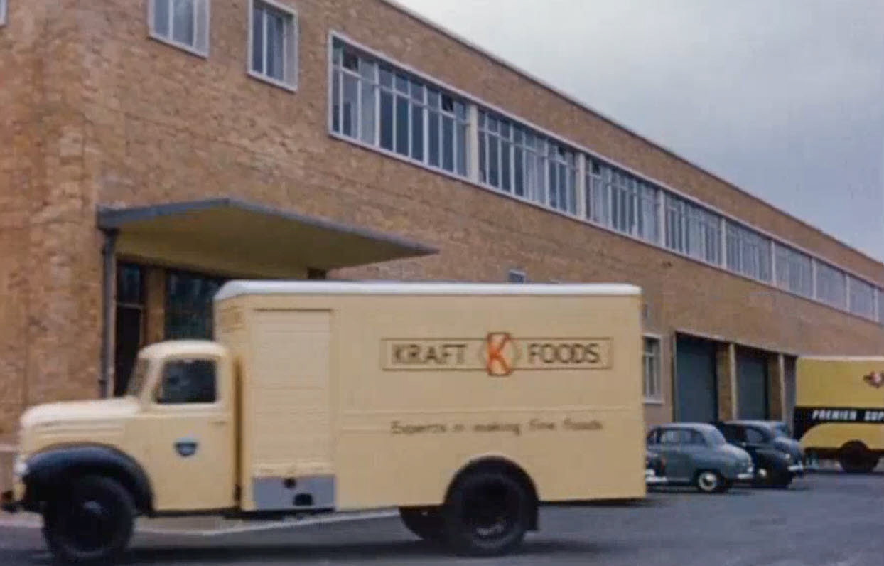 1957 Premier Supermarkets ‘Time for Leisure’ film  (Yorkshire Film Archive)
