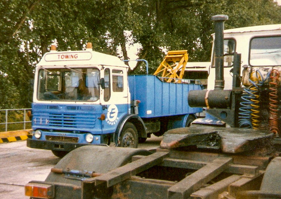 1970's ? Tow Truck. Bill English comments "I worked at South Morden vehicle workshop from 1961 to 1967, before I moved to Hampshire. Bert Endecott and Ted Dowsett were the foremen." (Courtesy Paul Luke)