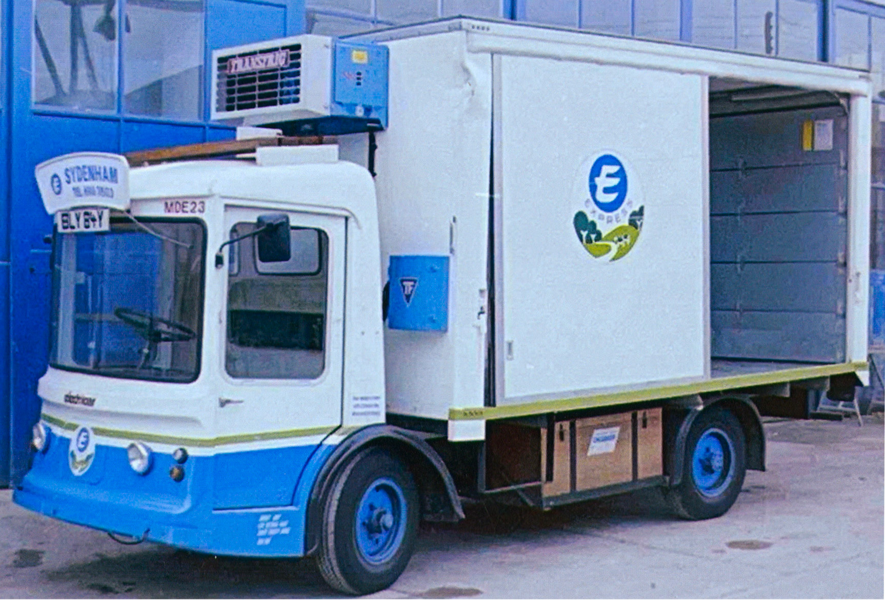 1982 Reg semi-retail vehicle BLY 84Y at Sydenham.(Courtesy Dave Fane)