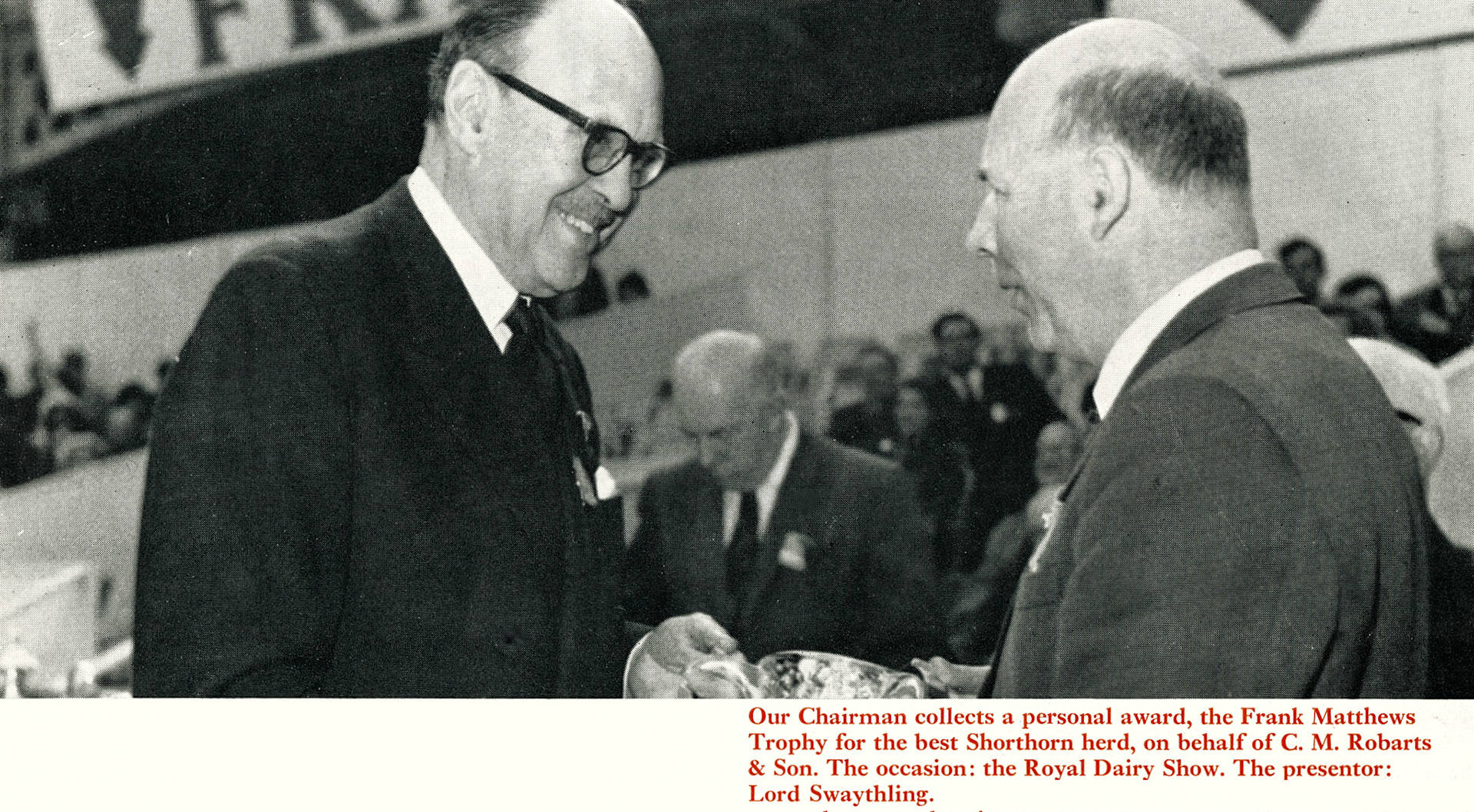 1969 E.K. Robarts won the Frank Matthews cup for the best Shorthorn breed, presented by Lord Swaythling. (Express News Christmas)