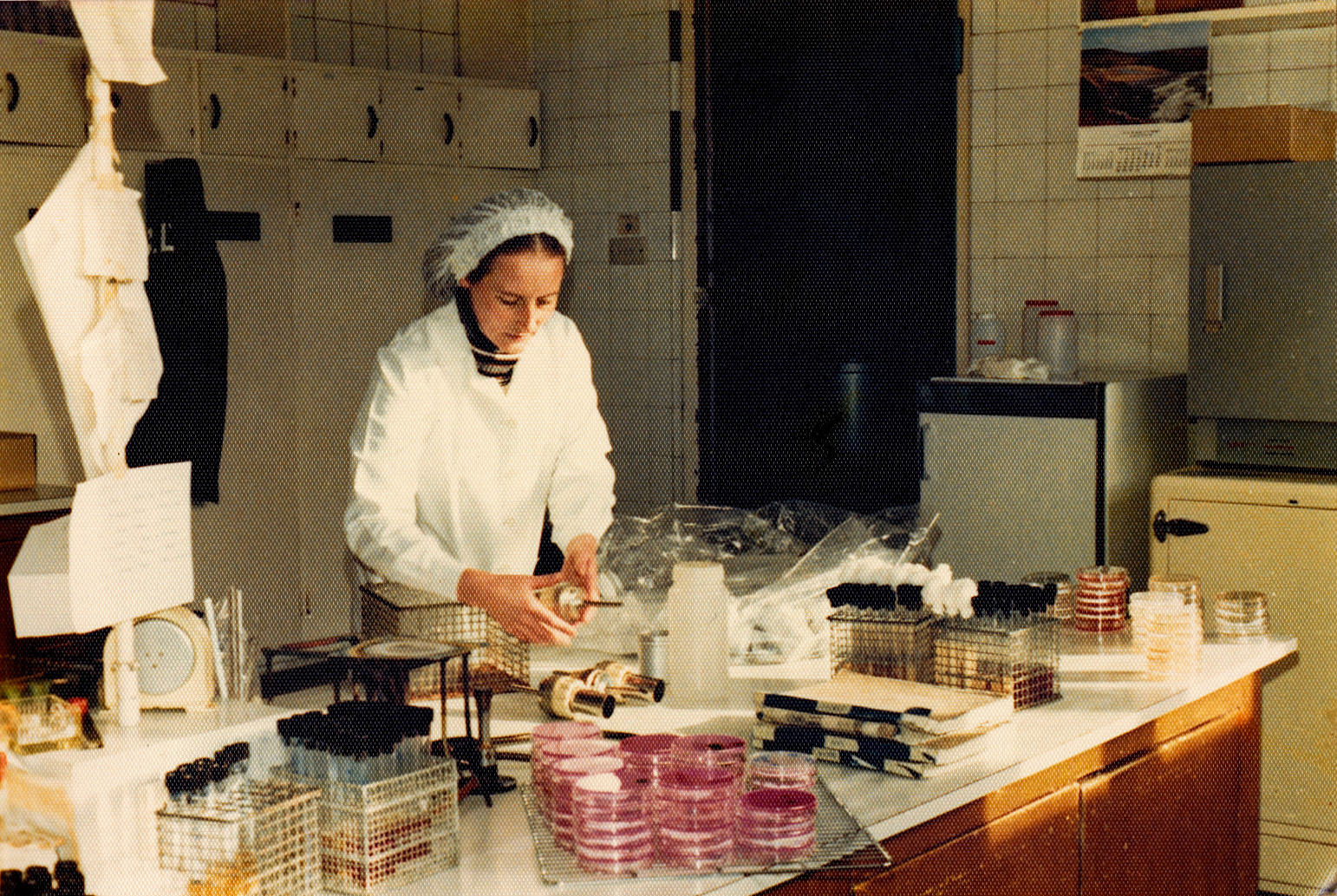 1980's? Minsterley Laboratory. Ben Samuels and Ann Worrall identify Gwyneth Swain (Joe Lyons Collection)