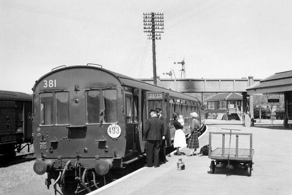 1950's Seaton pull ‘n’ push train in the branch platform. (From Seaton Junction History, by Rick Wood)