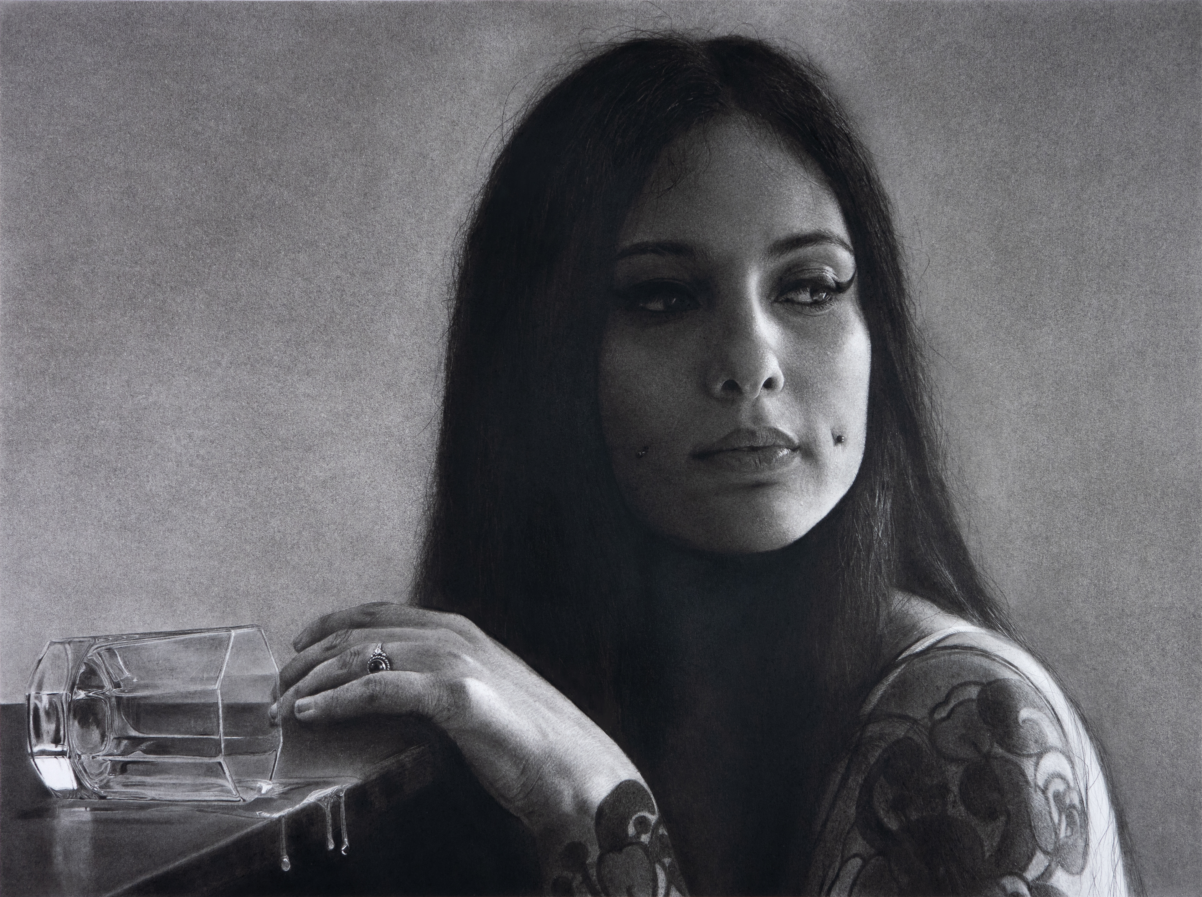 Le Verre / The Glass, 2022 graphite, fusain, pierre noire sur papier 30 x 40 cm