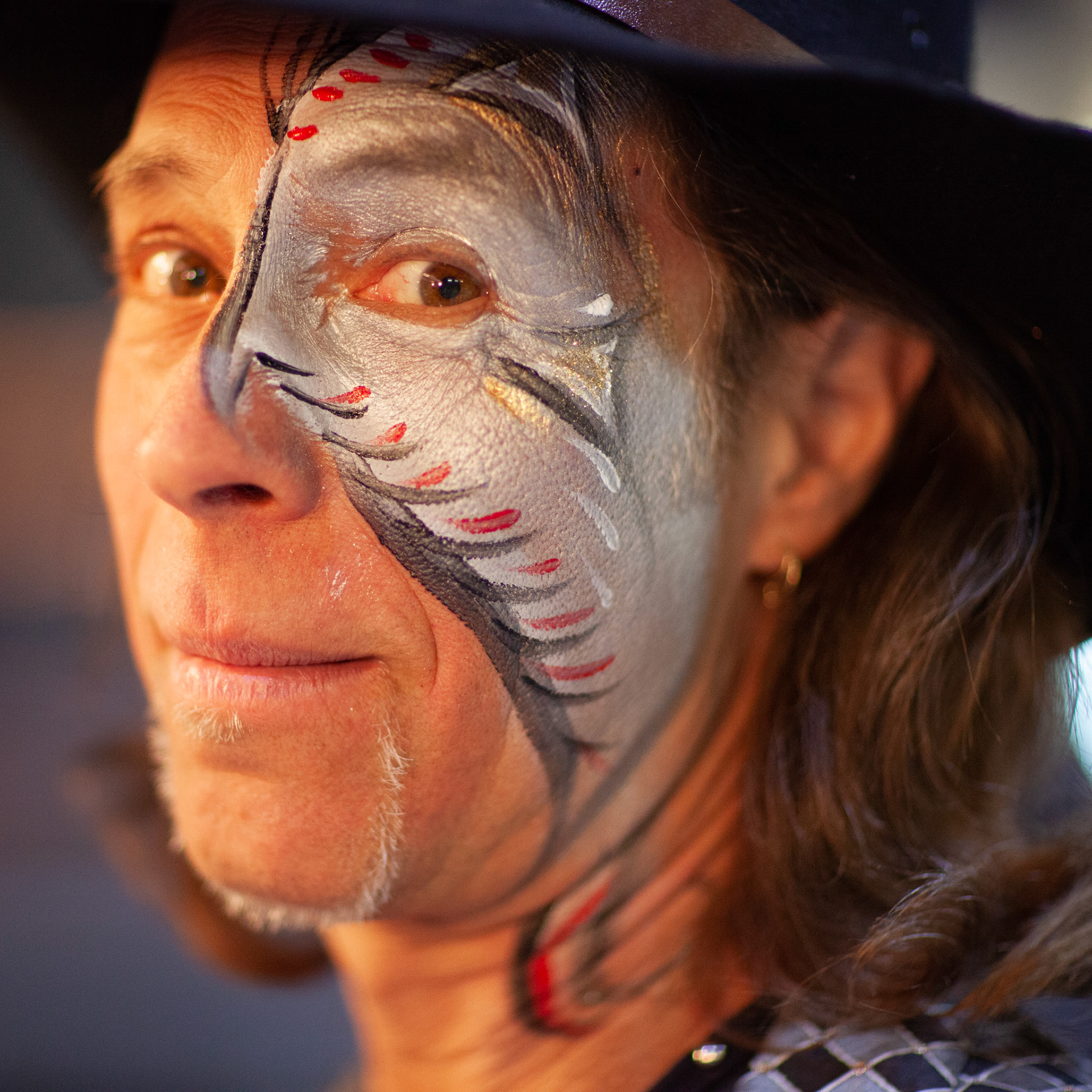 Face and body painter