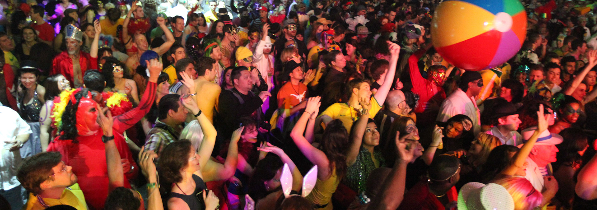 Carnaval Brasileiro crowd