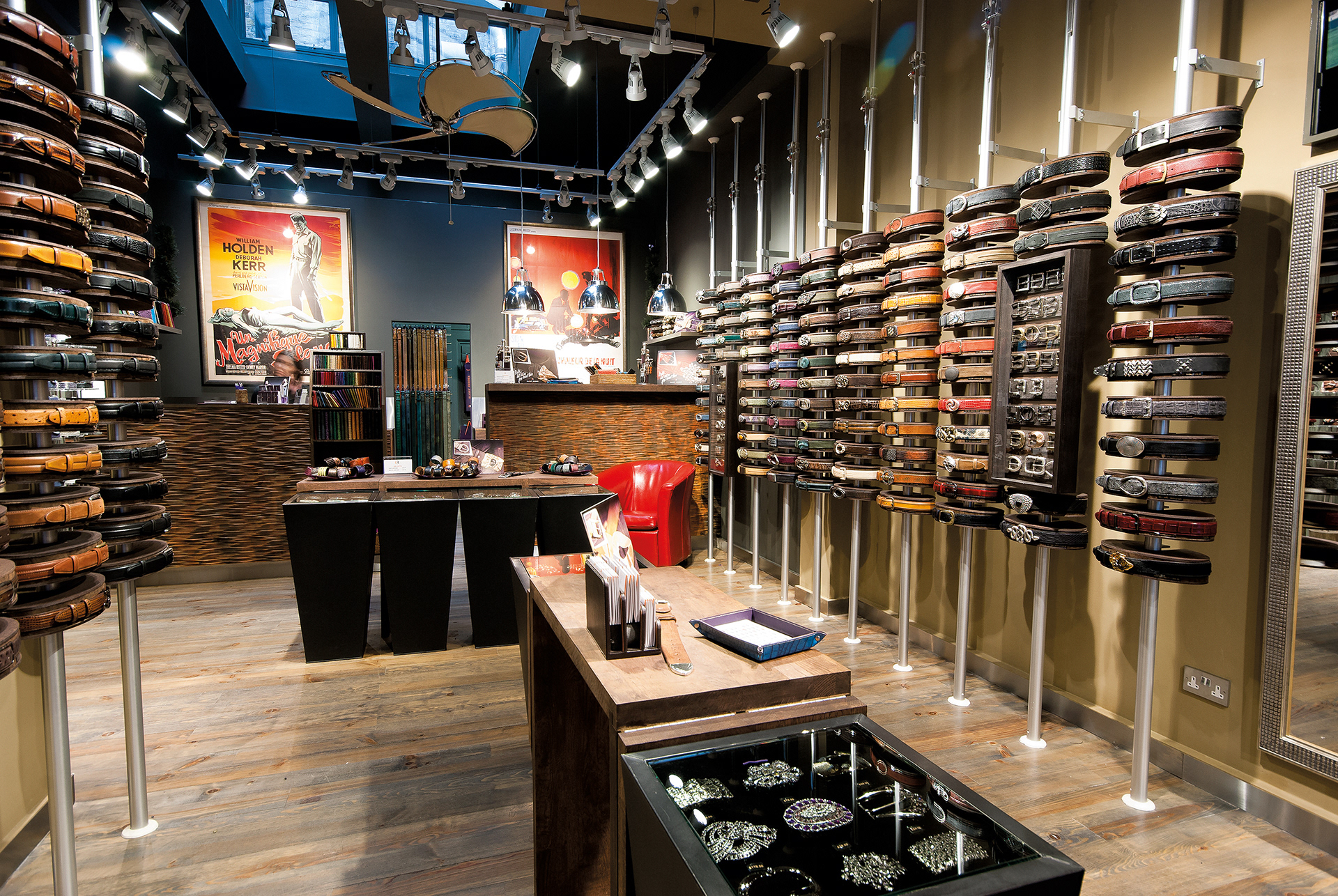 retail design for Elliot Rhodes