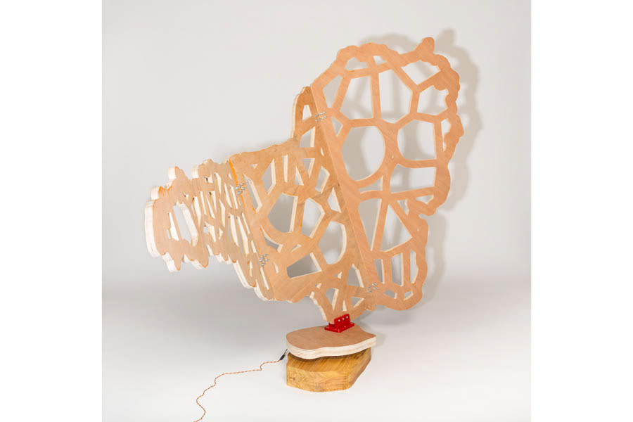 Estructura Voronoid. Madera cortada CNC, base giratoria, sensor de movimiento (200 x 150 x 30 cm)  Bilbao - 2016