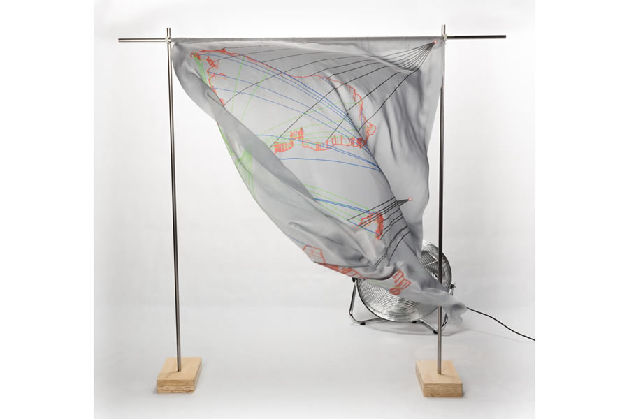 Flowing cartography. Impresión en tela, ventilador, sensor de movimiento. (140 x 150 x 100 cm)  Bilbao - 2016