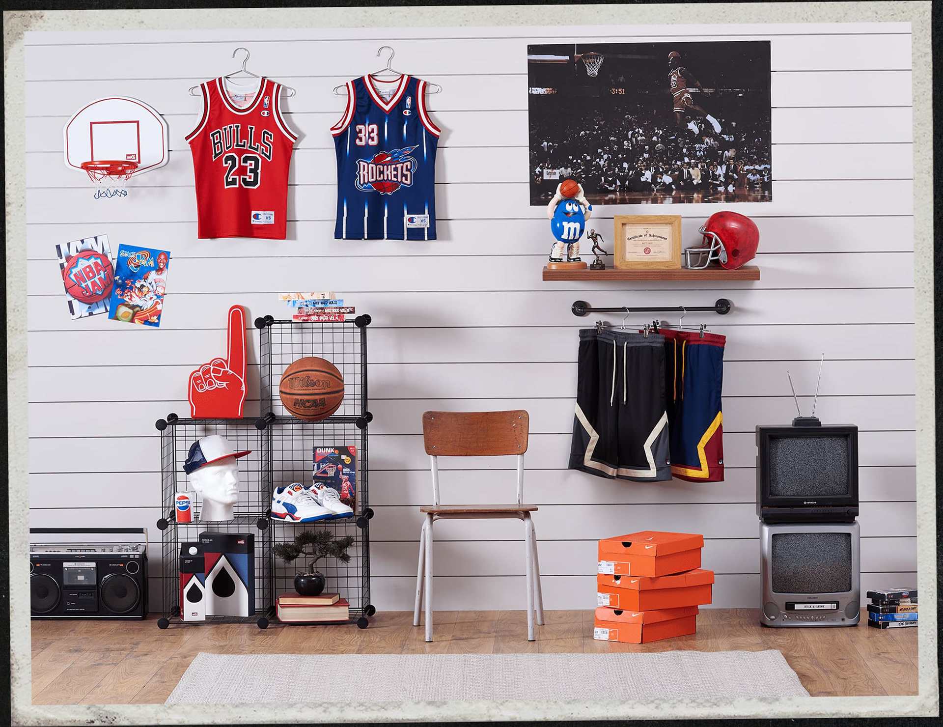 VINTAGE SPORTS ROOM