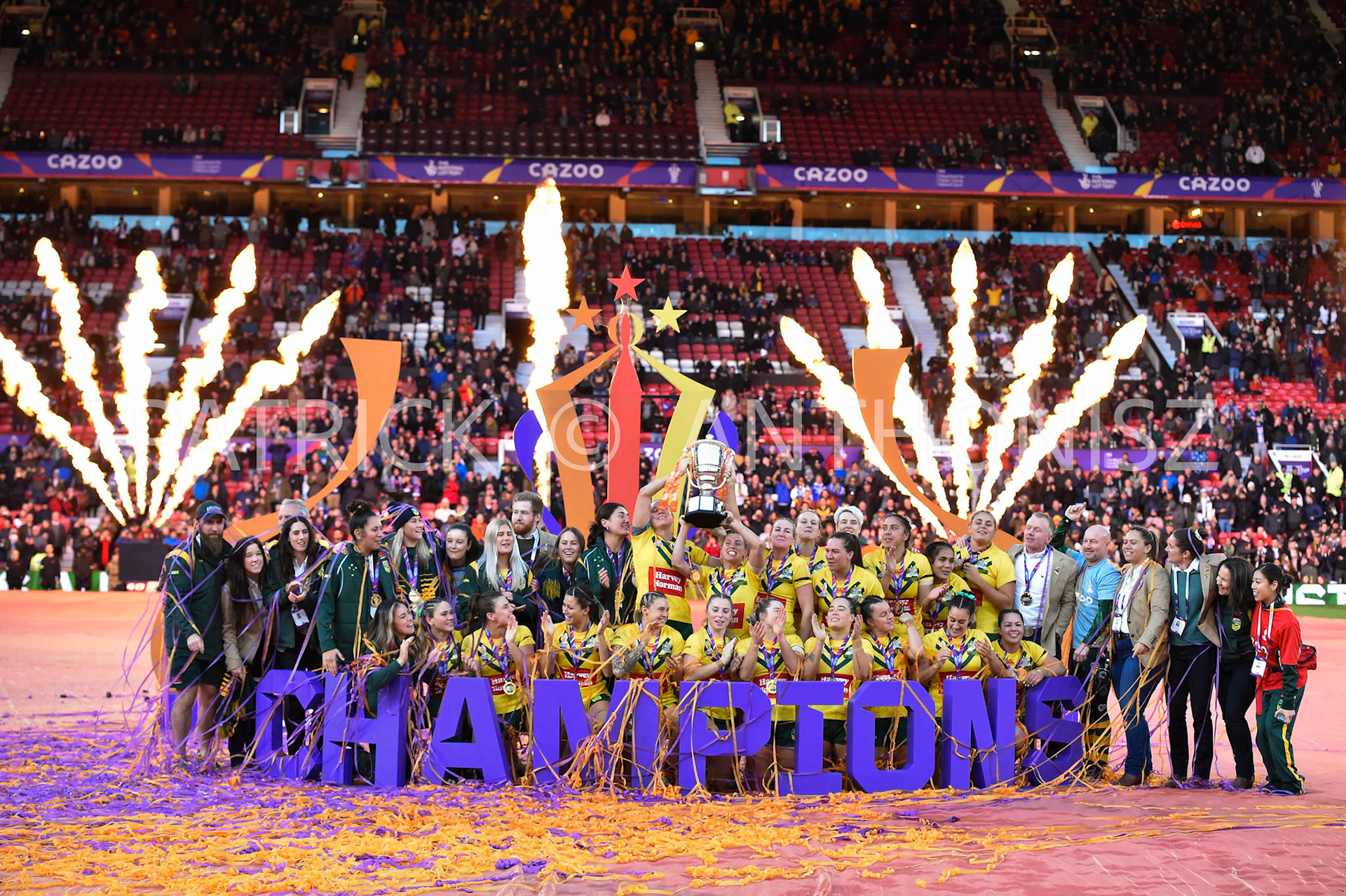 Manchester   ENGLAND - NOVEMBER 19.Australia  celebrate after winning   the Rugby league World Cup Womens Final  between Australia and New Zealand  at the Old Trafford   on November 19 - 2022 in Manchester England.