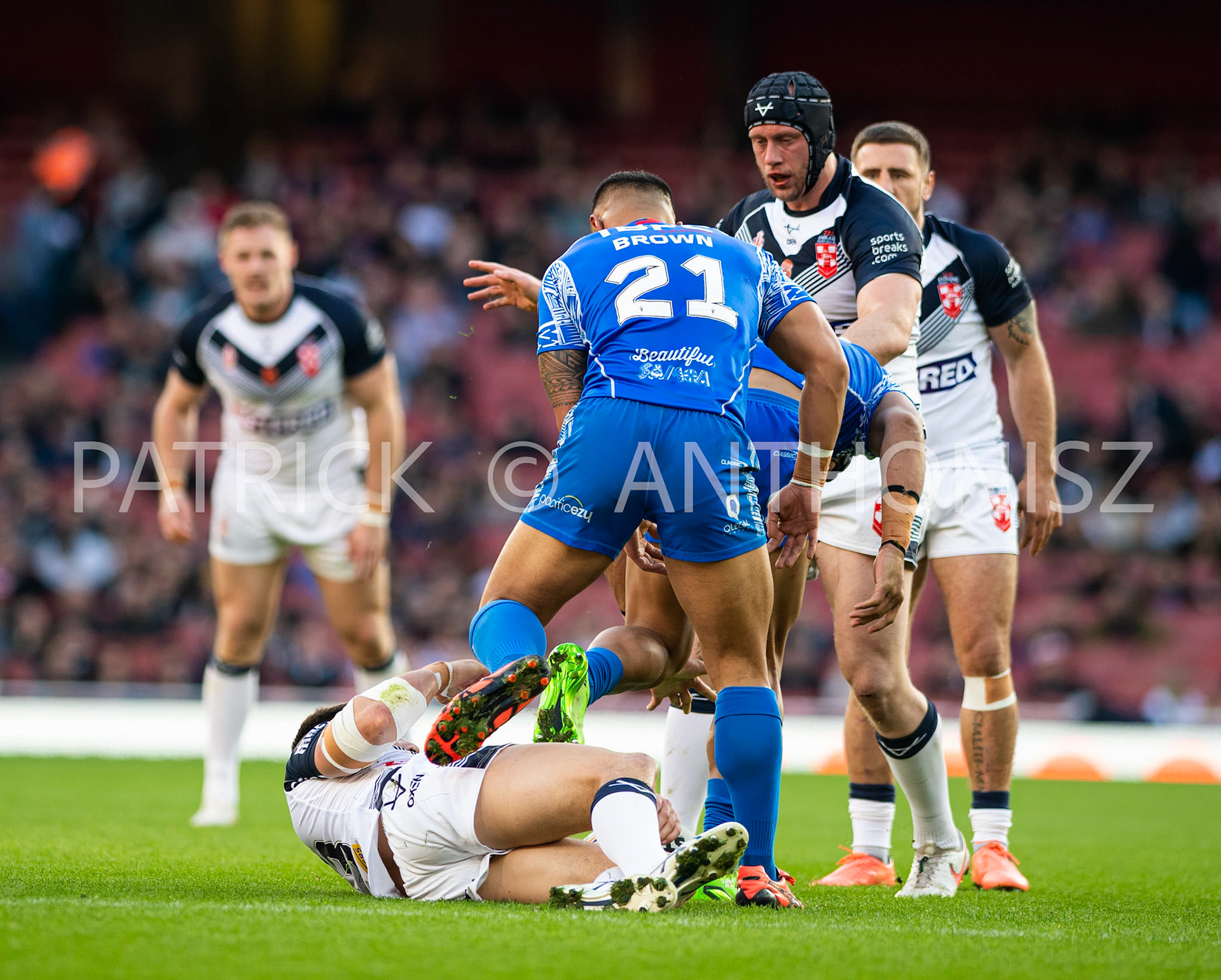 London  ENGLAND - NOVEMBER 12.match action  during  the  Semi Final between England and Samoa at the Emirates Stadium on November 12 - 2022 in London, England.