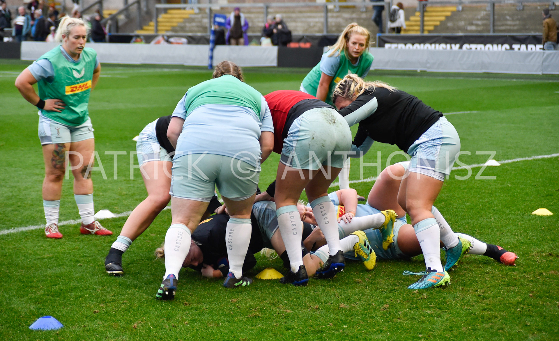 NORTHAMPTON, ENGLAND- Nov -27 - 2022 :  Harlequins Women during warming up  during the match between Loughborough Lightning Vs Harlequins at Franklin's Gardens on November 27, 2022 in Northampton, England