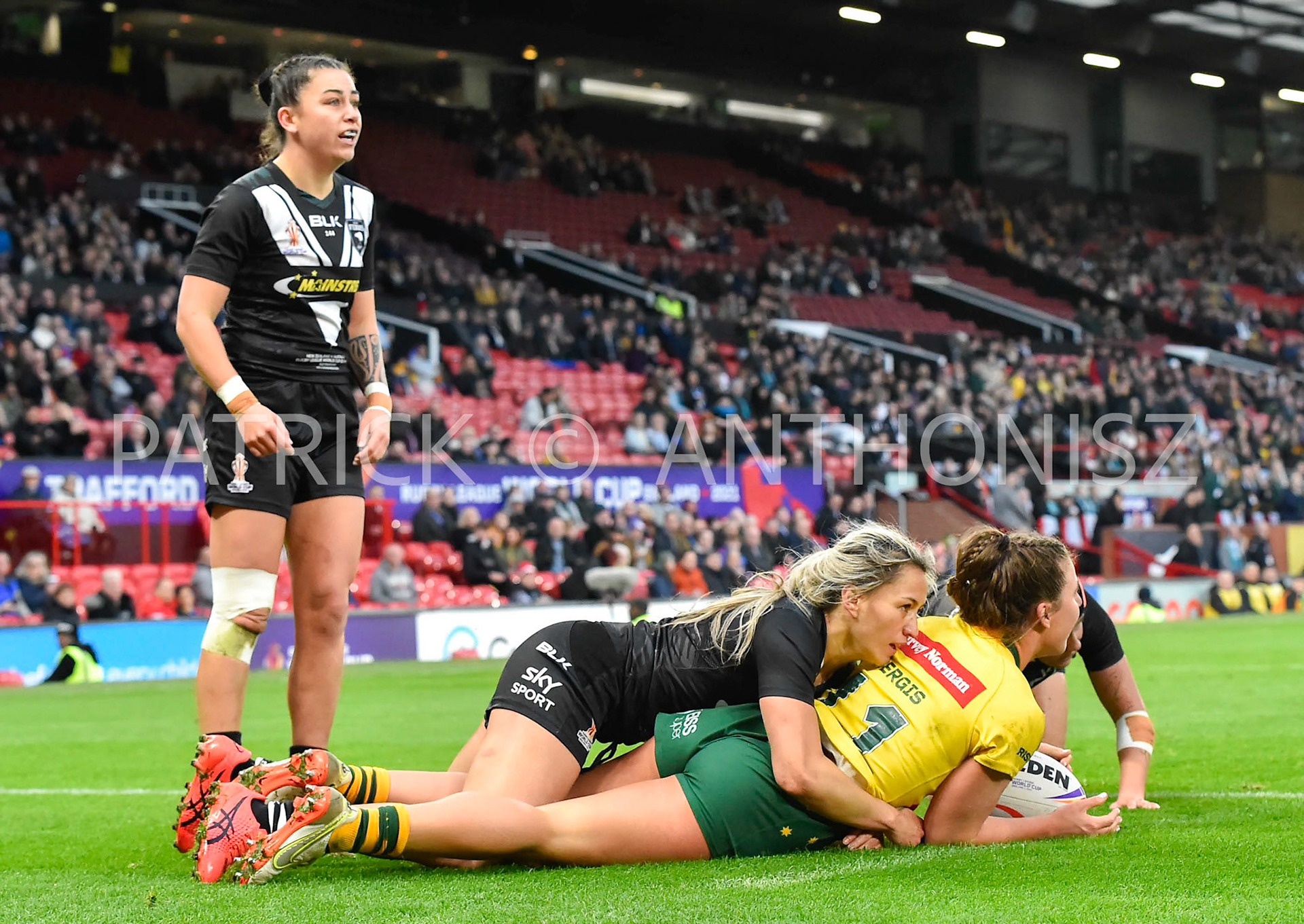 Manchester   ENGLAND - NOVEMBER 19. Jessica Sergis of Australia gets a try during  the Rugby league World Cup Womens Final  between Australia and New Zealand  at the Old Trafford   on November 19 - 2022 in Manchester England.