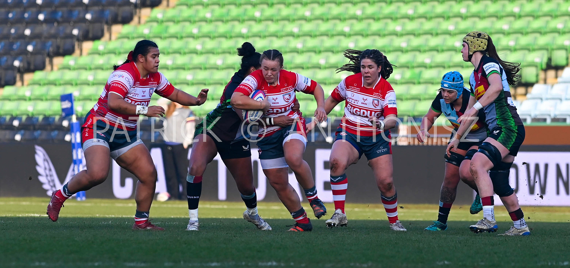 Twickenham Stoop ENGLAND :   LLEUCA GEORGE  Gloucester runs with the ball during the Women's Allianz Premiership 15's match between Harlequins Vs Gloucester -  Hartpury  , Twickenham Stoop Stadium England 22-1-2023