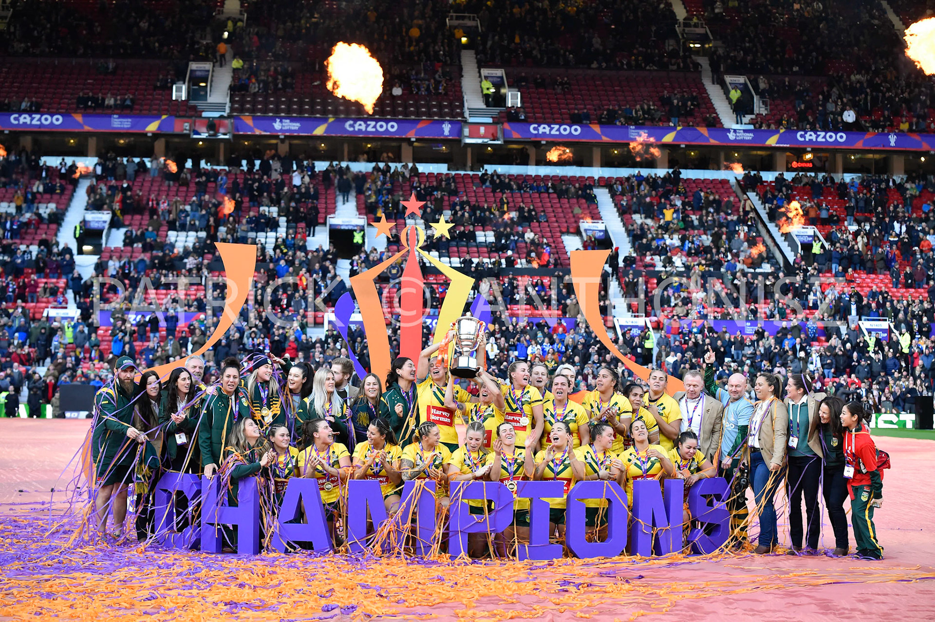 Manchester   ENGLAND - NOVEMBER 19.Australia  celebrate after winning   the Rugby league World Cup Womens Final  between Australia and New Zealand  at the Old Trafford   on November 19 - 2022 in Manchester England.