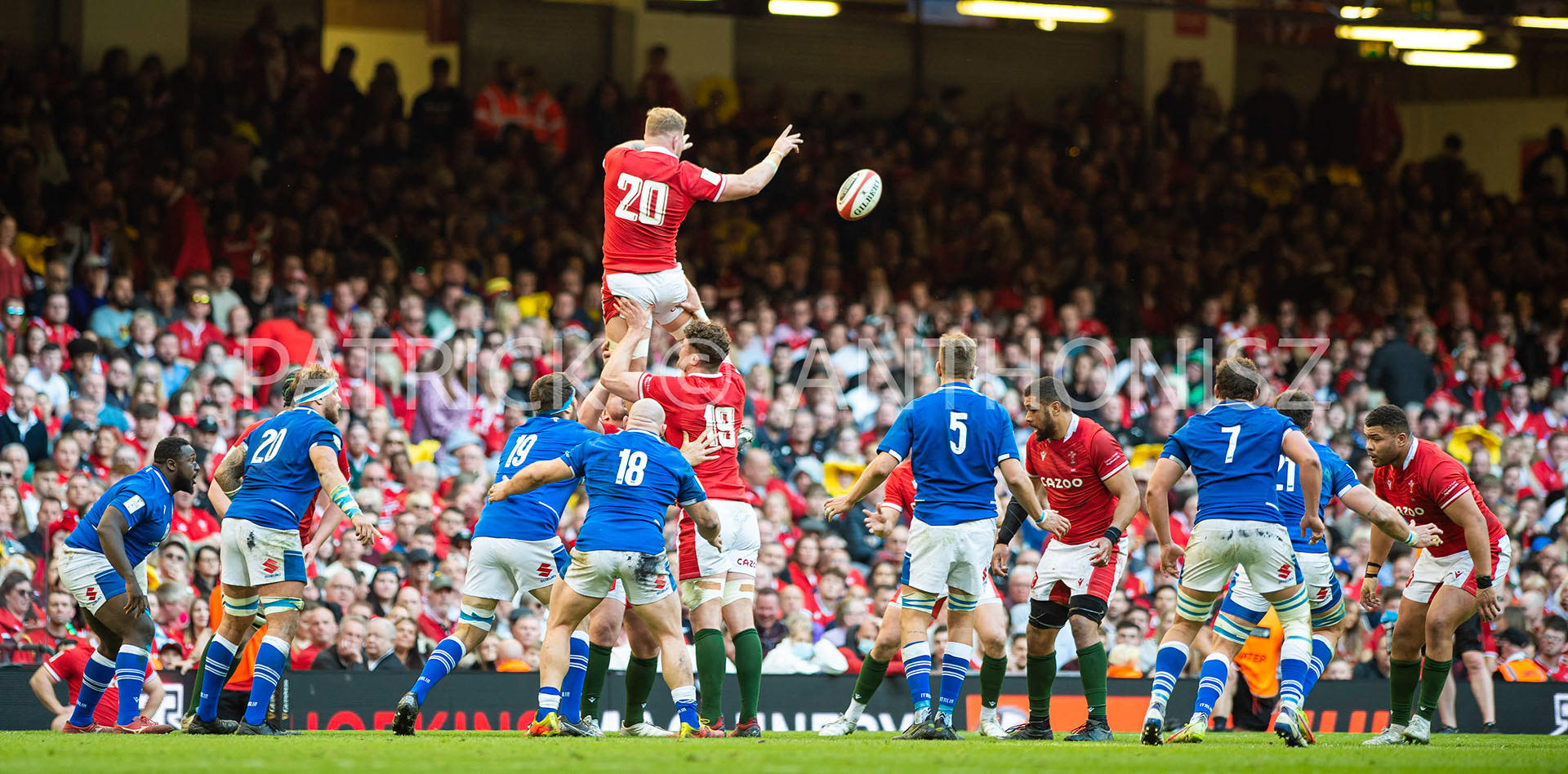 Wales v Italy Guinness Six Nations Cardiff, UK.19th Mar, 2022. Ross Moriarty of Wales passes the ball during the Guinness Six Nations Championship 2022 match, Wales v Italy at the Principality Stadium in Cardiff