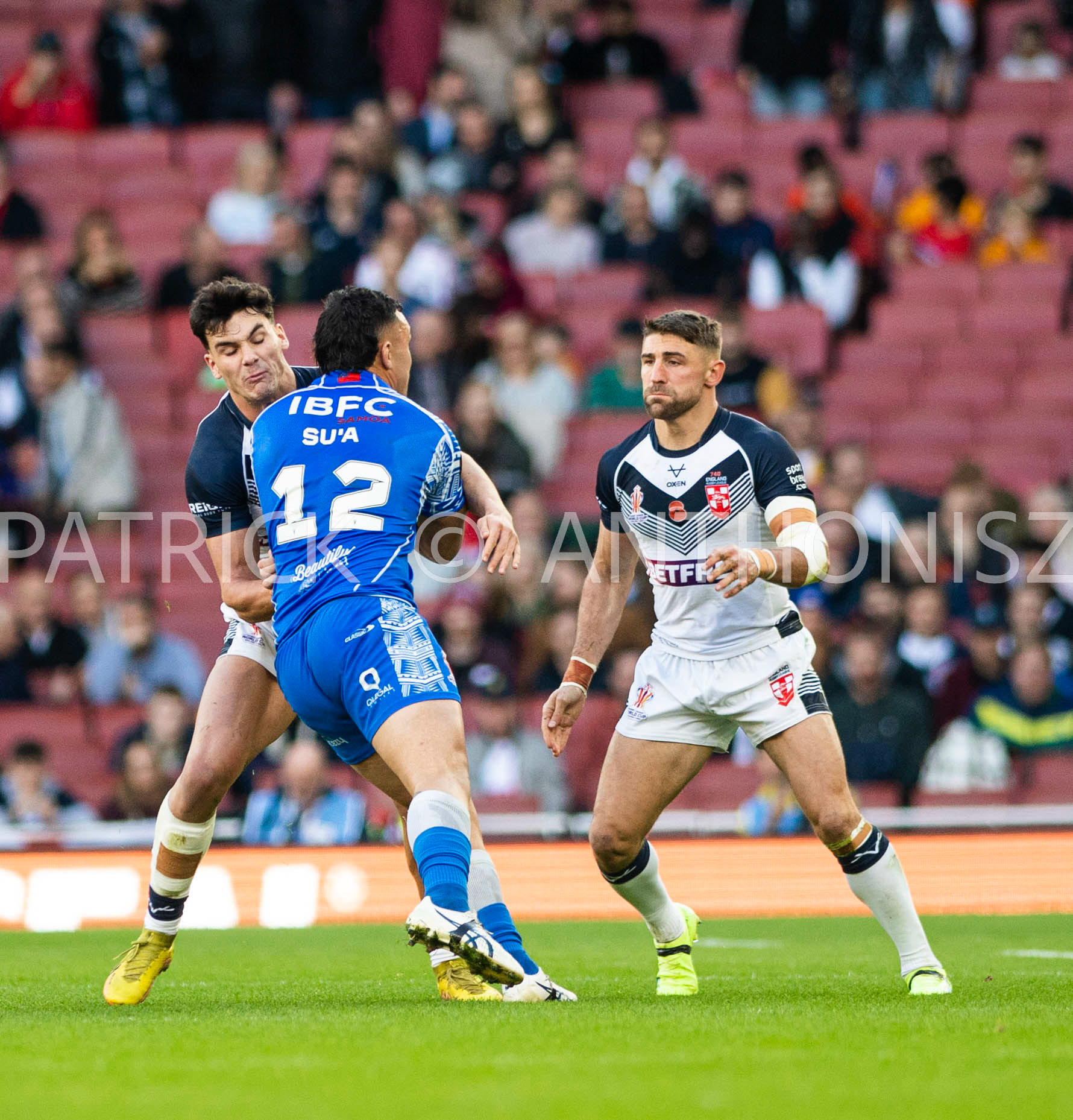 London  ENGLAND - NOVEMBER 12.Jaydn Su'a of Samoa seen in action during  the  Semi Final between England and Samoa at the Emirates Stadium on November 12 - 2022 in London, England.