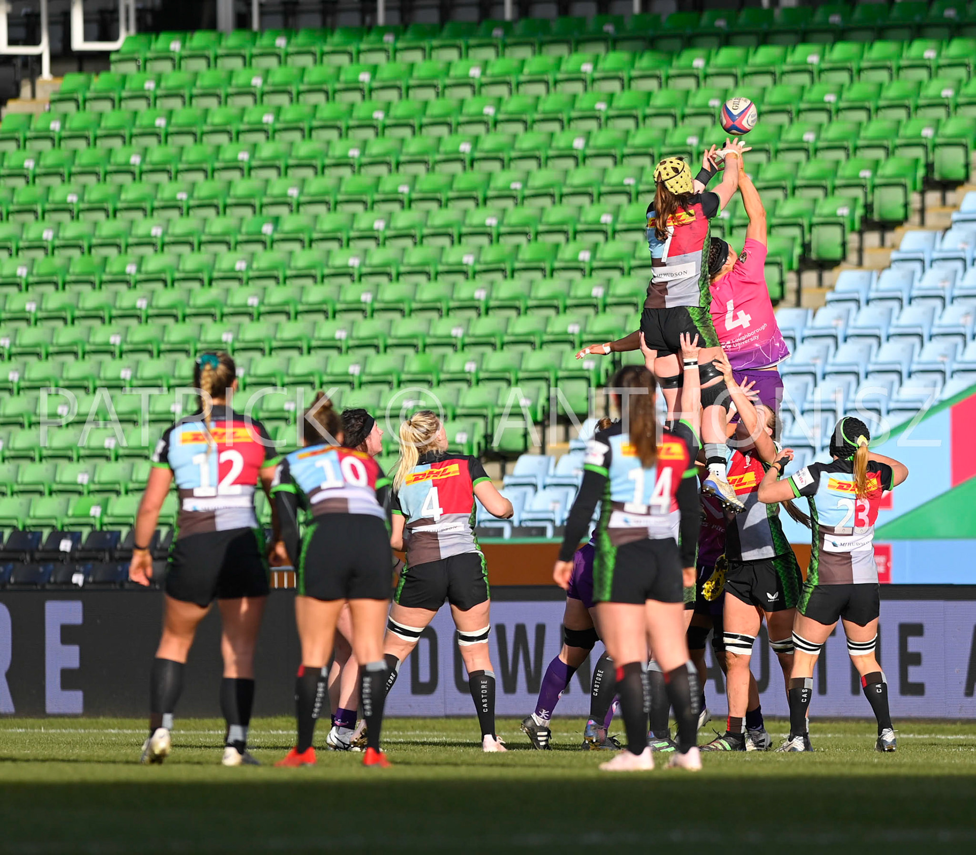 Twickenham, stoop ENGLAND : Emily Robinson of Harlequins and Emma Wassell  of Loughborough in action during the Women's Allianz Premiership 15's match between Harlequins Vs Loughborough Lightning Twickenham Stoop Stadium England 5–02-2023