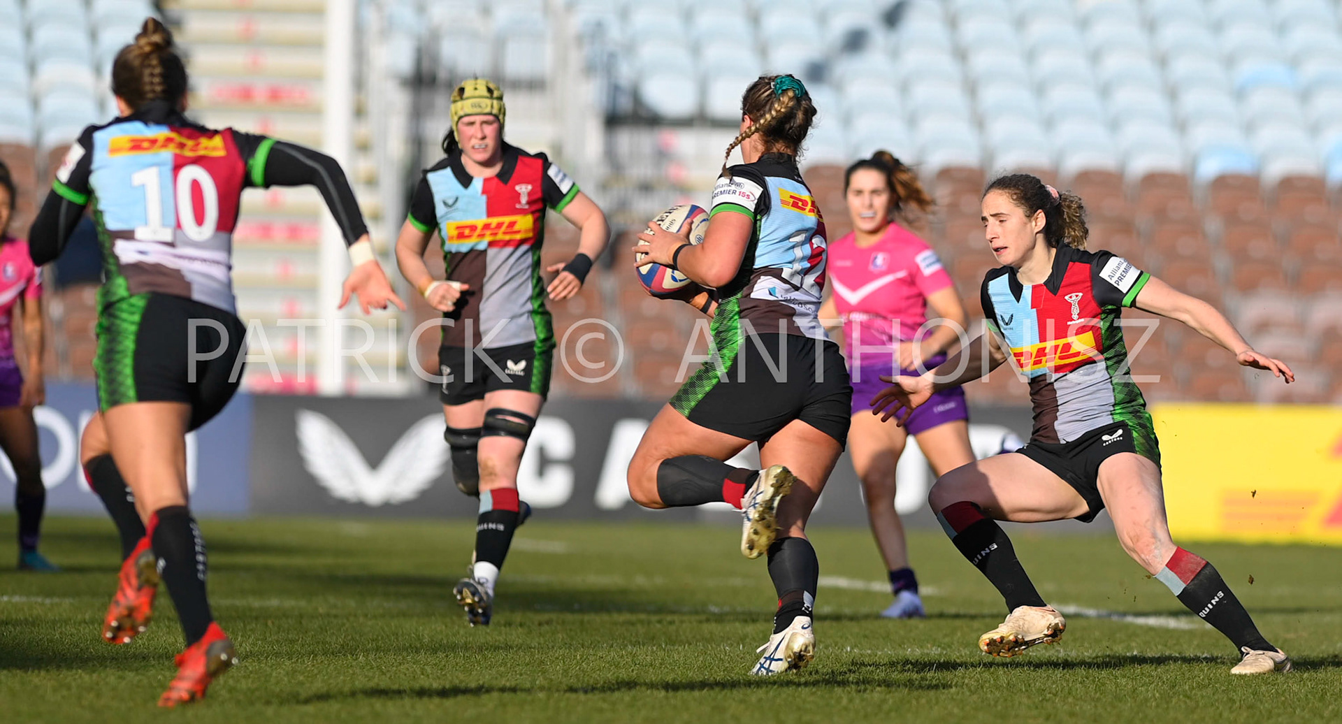 Twickenham, stoop ENGLAND : Bella McKenzie of Harlequins during the Women's Allianz Premiership 15's match between Harlequins Vs Loughborough Lightning Twickenham Stoop Stadium England 5–02-2023