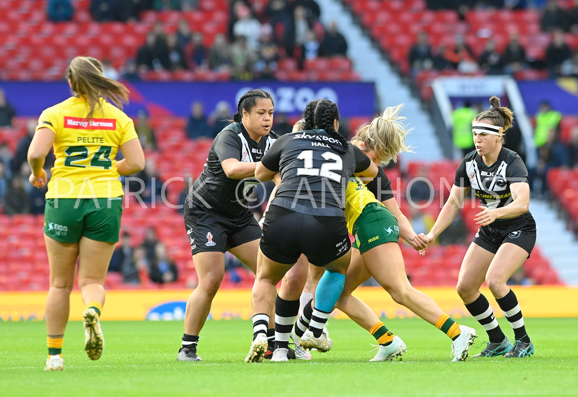 Manchester   ENGLAND - NOVEMBER 19. Amber Hall of New Zealand in action during  the Rugby league World Cup Womens Final  between Australia and New Zealand  at the Old Trafford   on November 19 - 2022 in Manchester England.