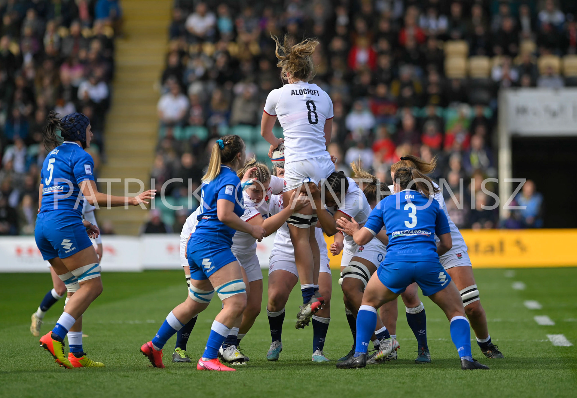 NORTHAMPTON, ENGLAND : England no 8 Zoe Aldcroft VC in action during the  TikTok Women’s Six Nations  England Vs Italy at Franklin's Gardens on Sunday  April 2 , 2023 in Northampton, England.