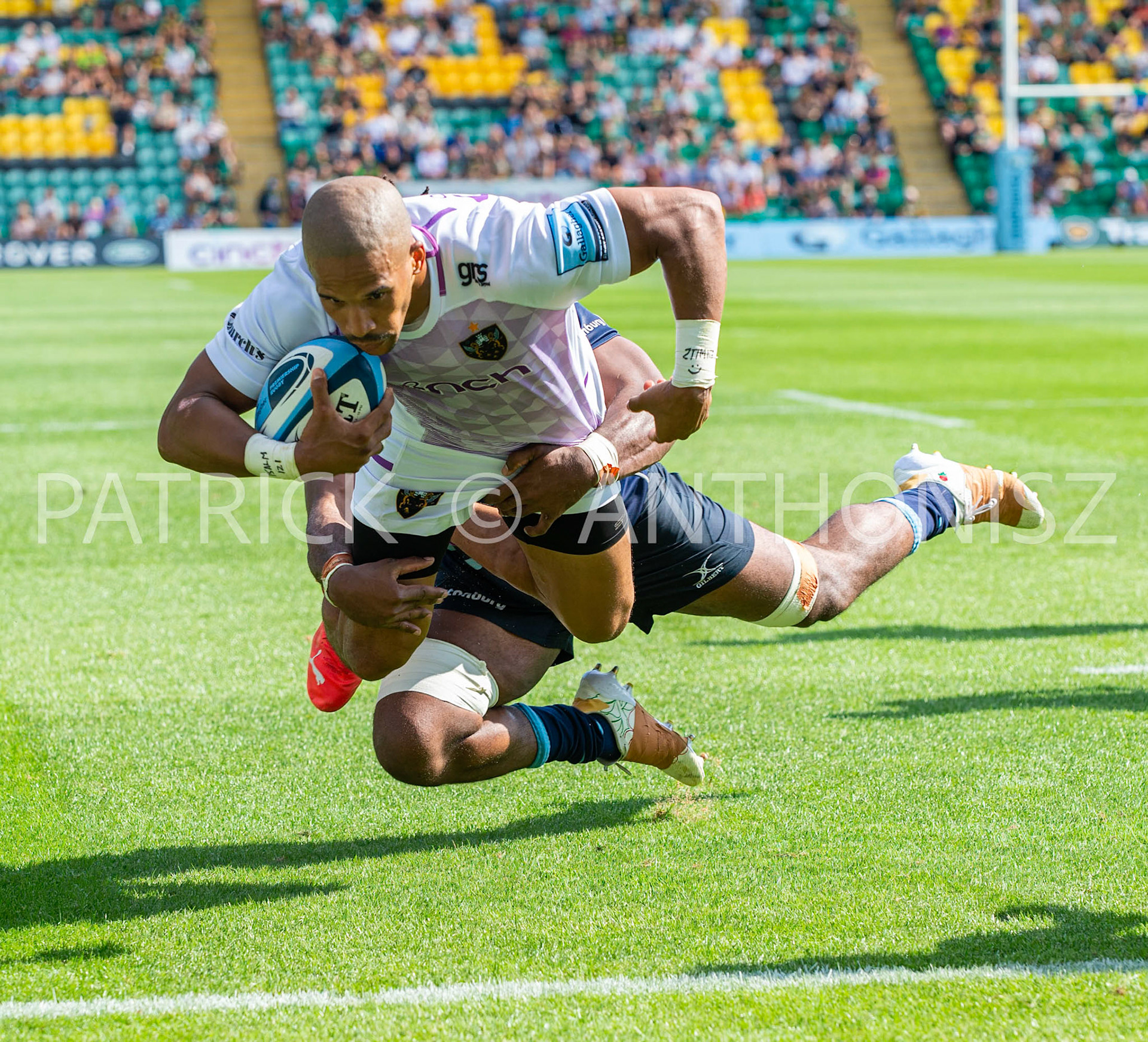 NORTHAMPTON, ENGLAND - August 27 : 2022  Courtnall Skosan gets a try during the match between Northampton Saints and Bedford Blues   at Franklin's Gardens on August 27  2022 in Northampton, England.