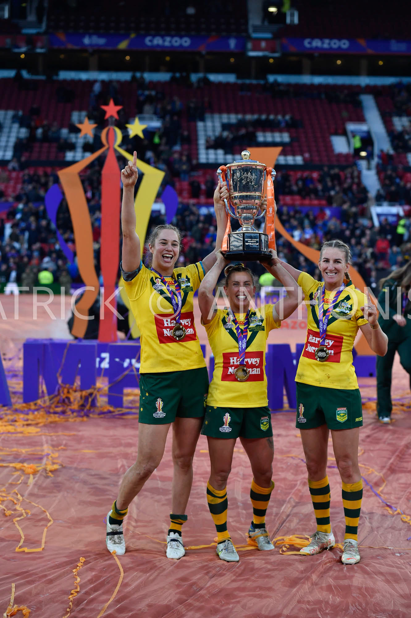 Manchester   ENGLAND - NOVEMBER 19.Australia  celebrate after winning   the Rugby league World Cup Womens Final  between Australia and New Zealand  at the Old Trafford   on November 19 - 2022 in Manchester England.