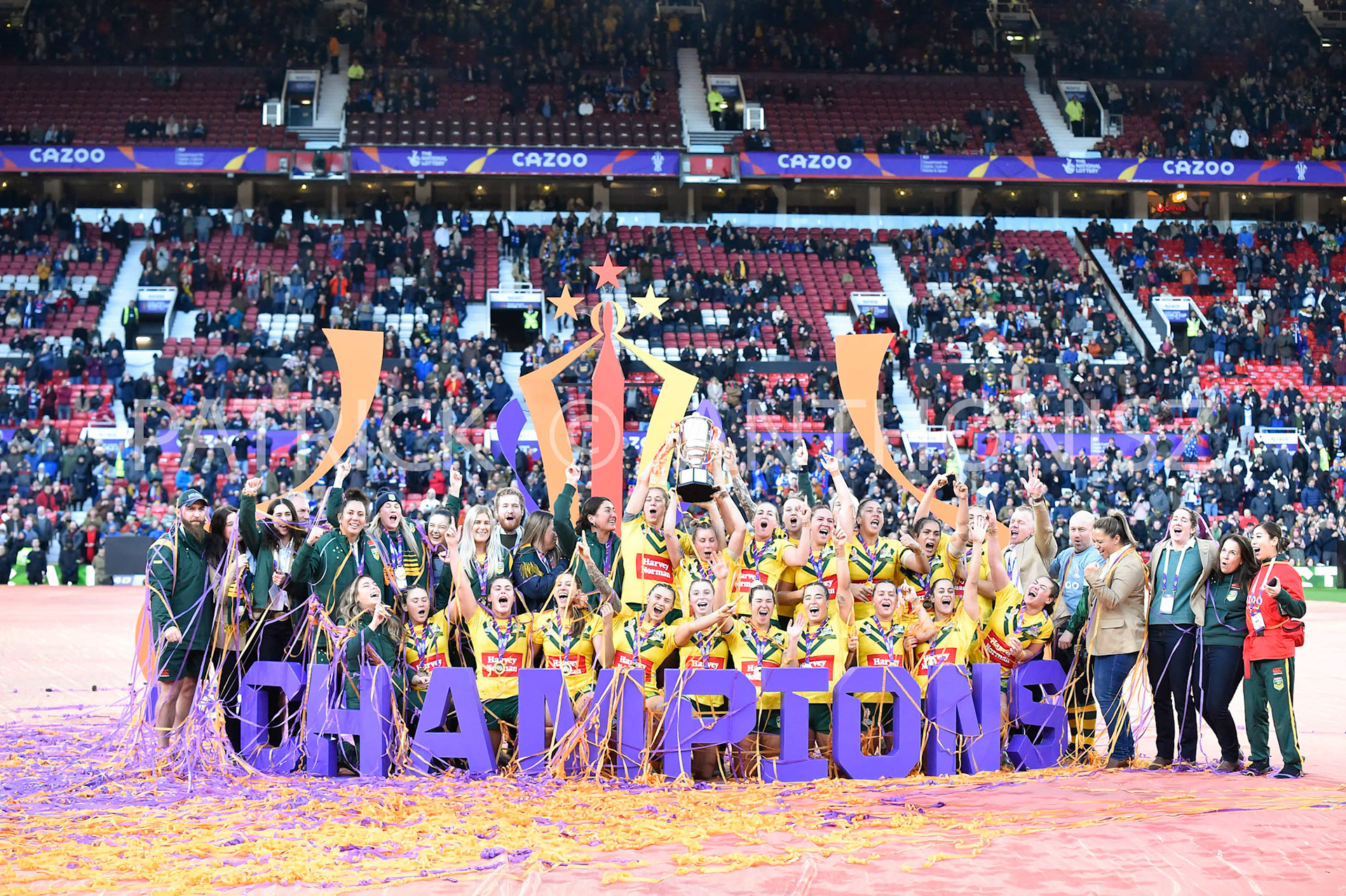 Manchester   ENGLAND - NOVEMBER 19.Australia  celebrate after winning   the Rugby league World Cup Womens Final  between Australia and New Zealand  at the Old Trafford   on November 19 - 2022 in Manchester England.