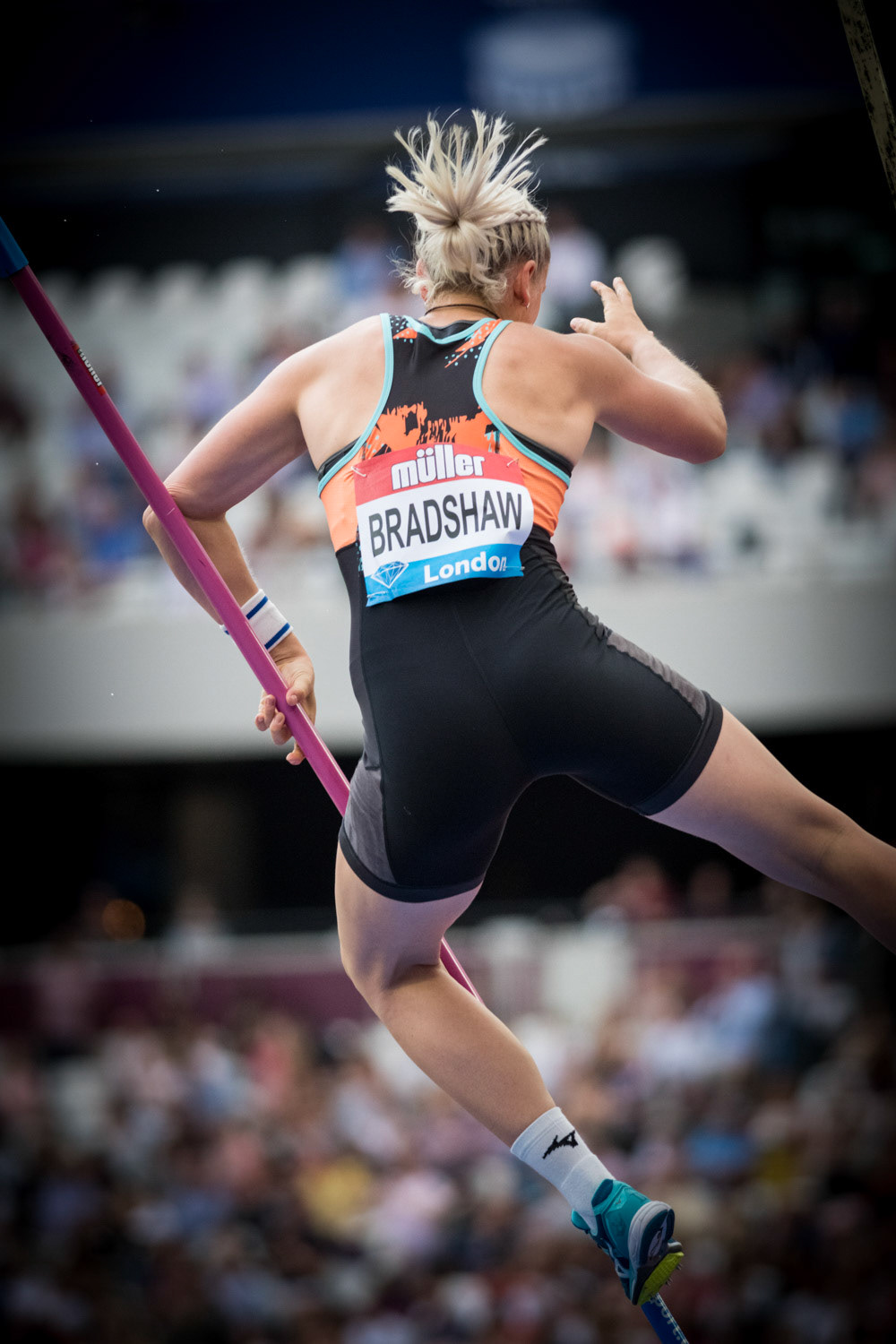 LONDON, ENGLAND - JULY 20: Holly Bradshaw of Great Britain in action during the Women's Pole Vault  Day One of the Muller Anniversary Games IAAF Diamond League  at the London Stadium on July 20, 2019 in London, England