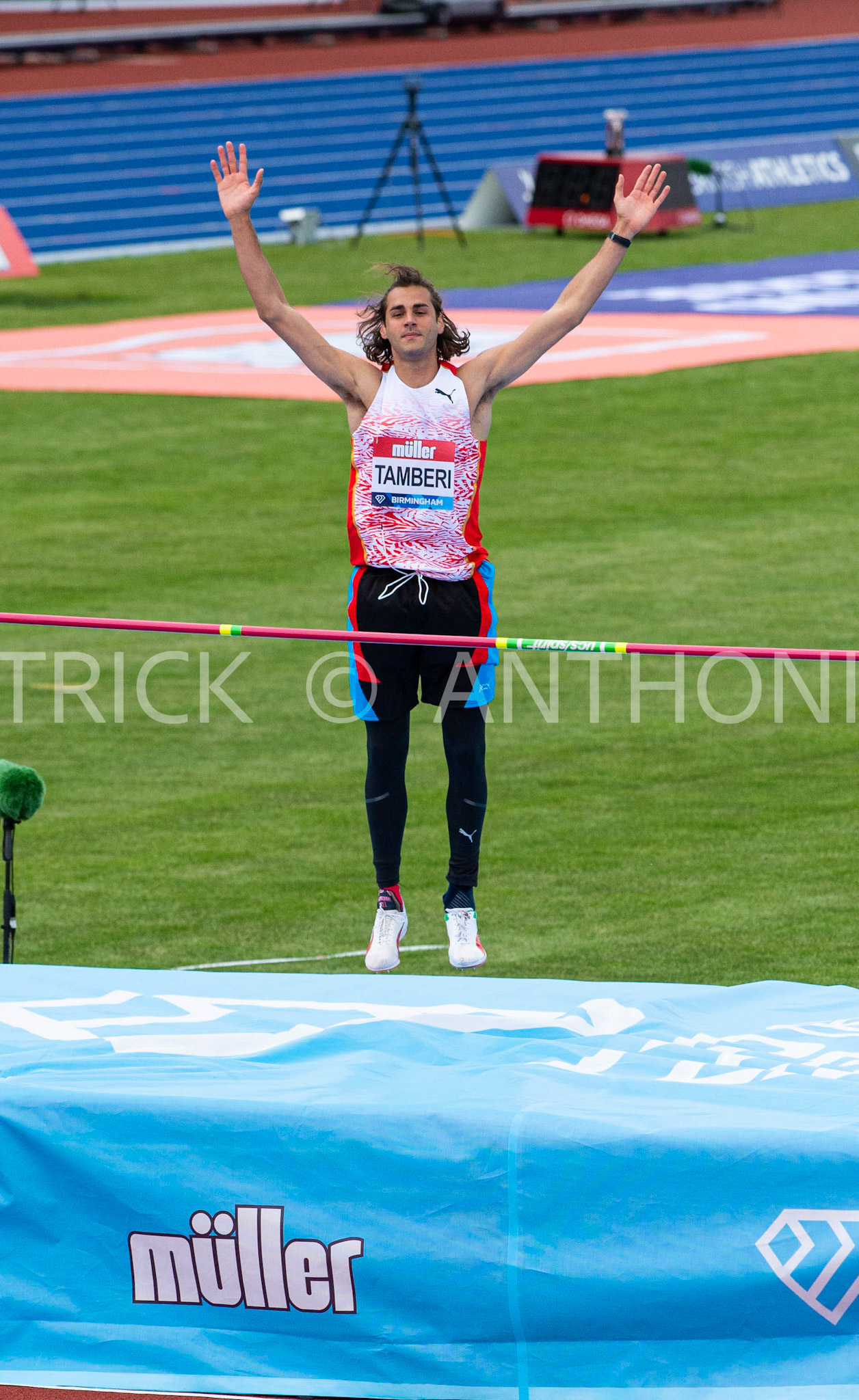 221-MAY-2022  Gianmarco  Tamberi  trying to win the crowd  the at the Muller Birmingham  Diamond League   Alexander Stadium,  Perry Barr, Birmingham