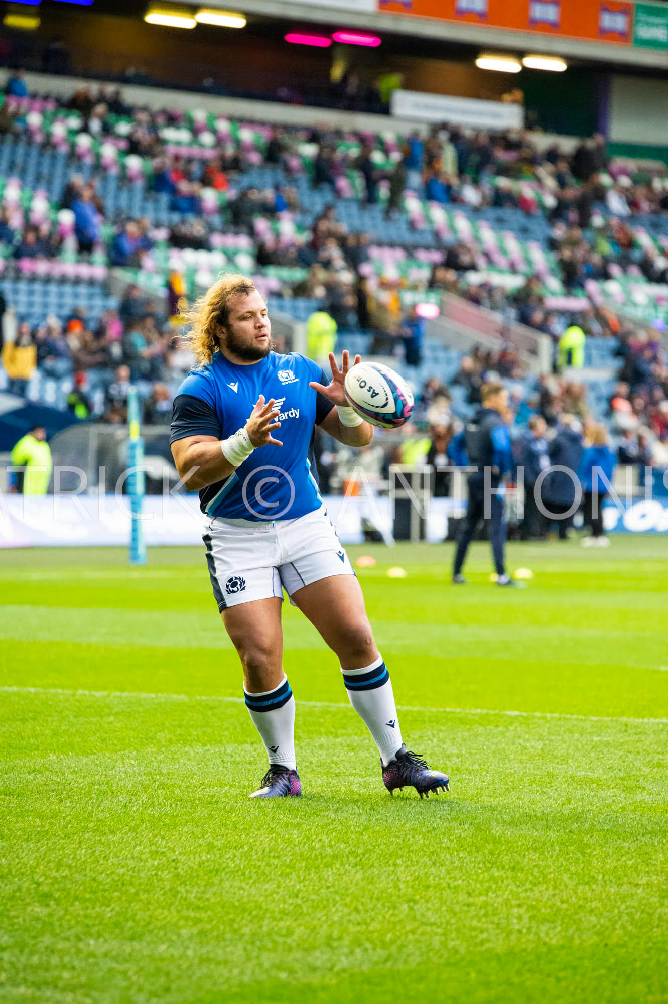 Scotland  October 29th : Pierre Schoeman of Scotland warms up during the Rugby Union Autumn Internationals match between Australia Vs Scotland at BT Murrayfield Stadium Scotland 29th October 2022 Australia 16  : Scotland 15