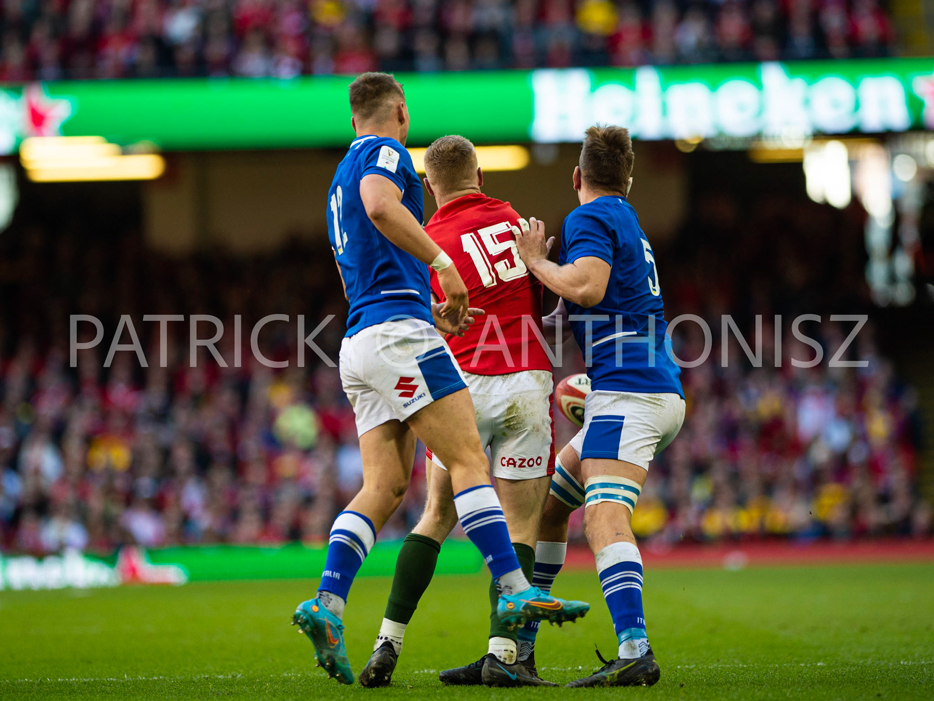 Wales v Italy Guinness Six Nations Cardiff, UK.19th Mar, 2022. Johnny McNicholl of Wales tries to win the ball with Federico Ruzza of Italy and Leonardo Marin of Italy during the Guinness Six Nations Championship 2022 match, Wales v Italy at the Principality Stadium in Cardiff
