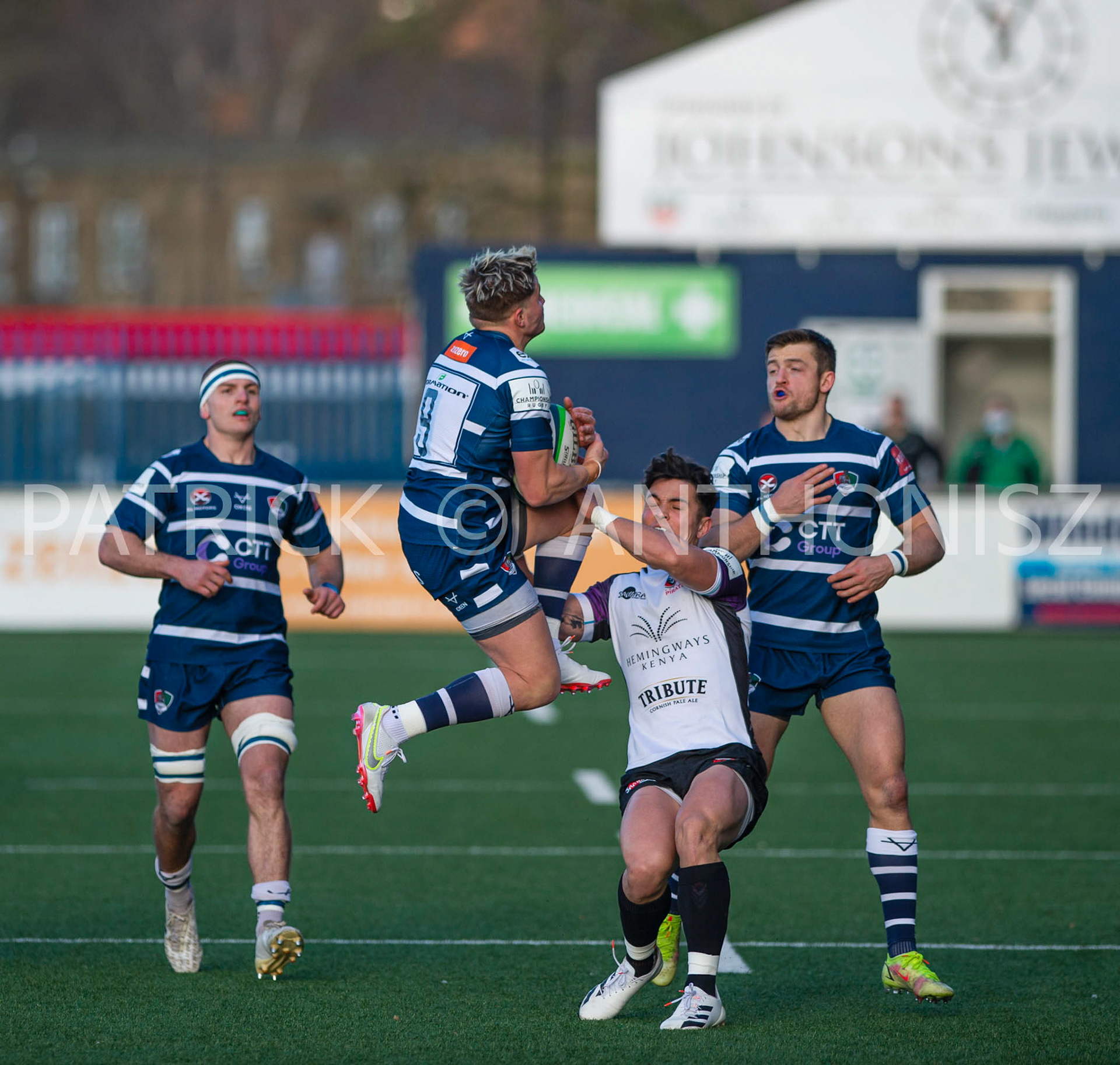 BUTTS PARK ARENA Coventry ,England 29th of January 2022 :  JOSH BARTON off coventry catches the ball during the Greene King IPA Championship  match  between Coventry Rugby Vs Cornish Pirates  at Butts Park Arena Coventry UK .Final score: Coventry Rugby 21 :  31Cornish Pirates