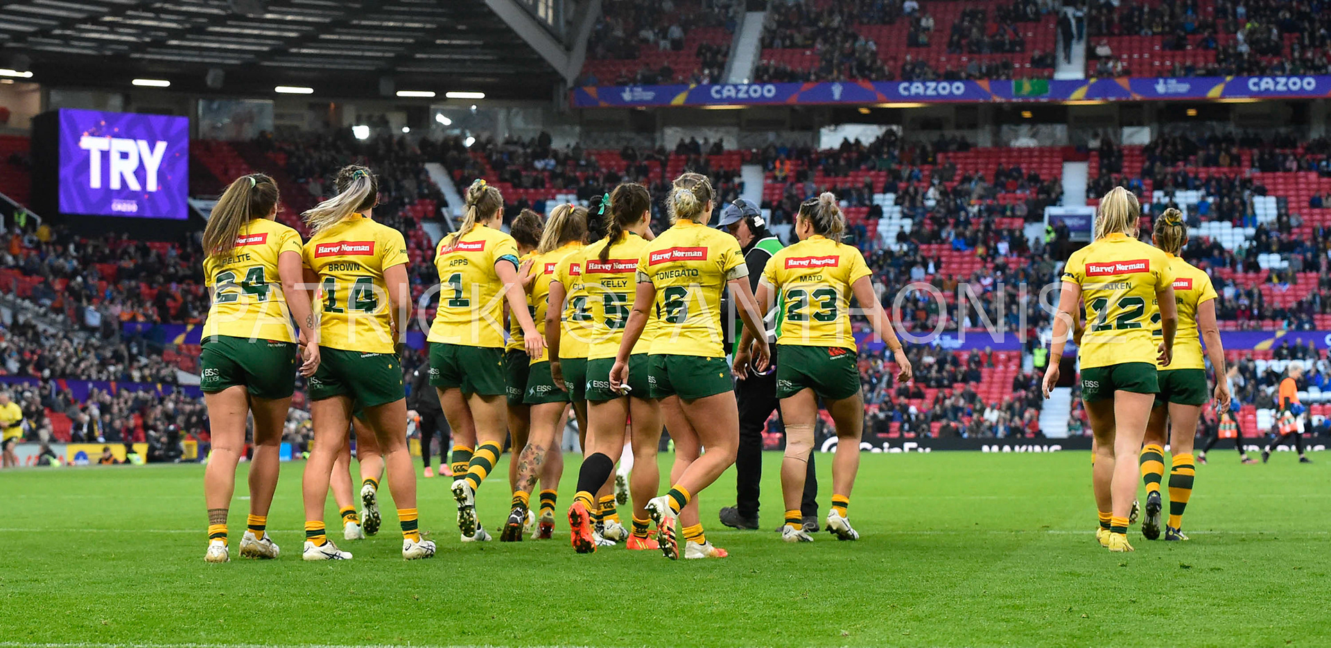 Manchester   ENGLAND - NOVEMBER 19.The  Australia Womens team  during  the Rugby league World Cup Womens Final  between Australia and New Zealand  at the Old Trafford   on November 19 - 2022 in Manchester England.