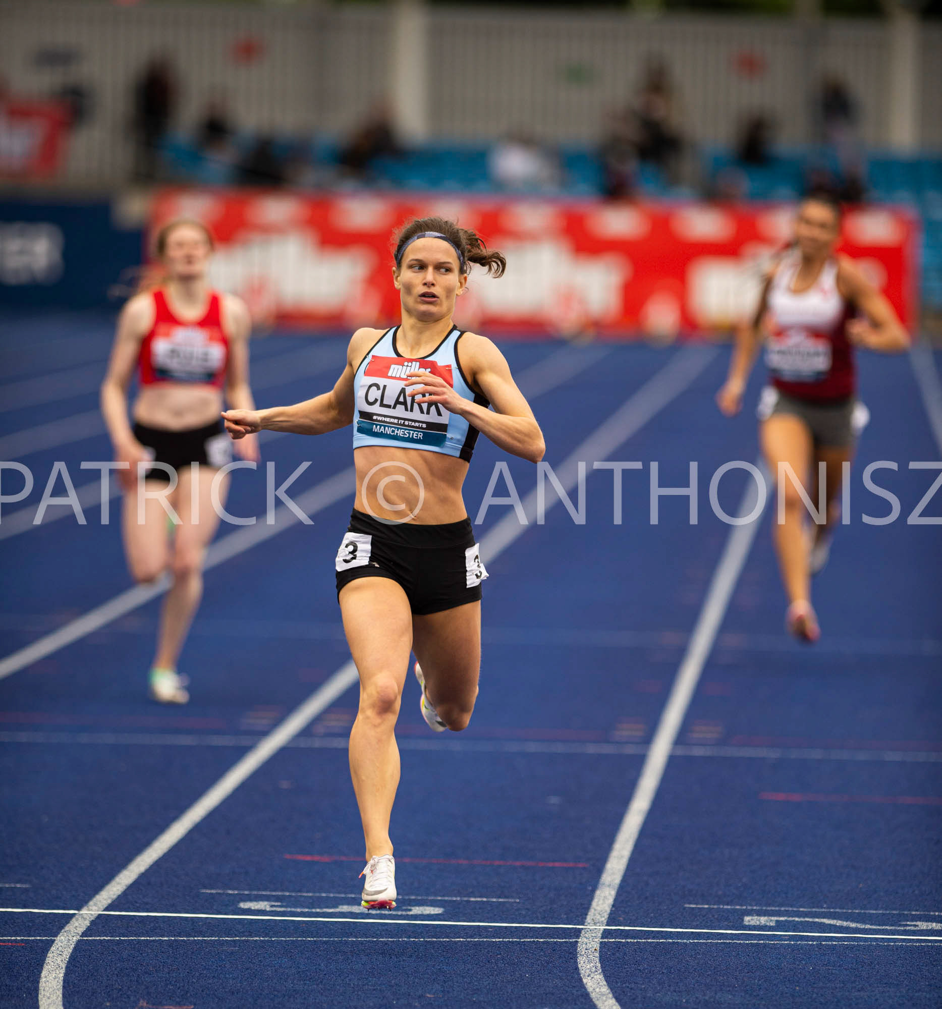 24-6-2022: Zoey Clark during the 400 M Heat 4 at the Muller UK Athletics Championships in MANCHESTER REGIONAL ARENA – MANCHESTER