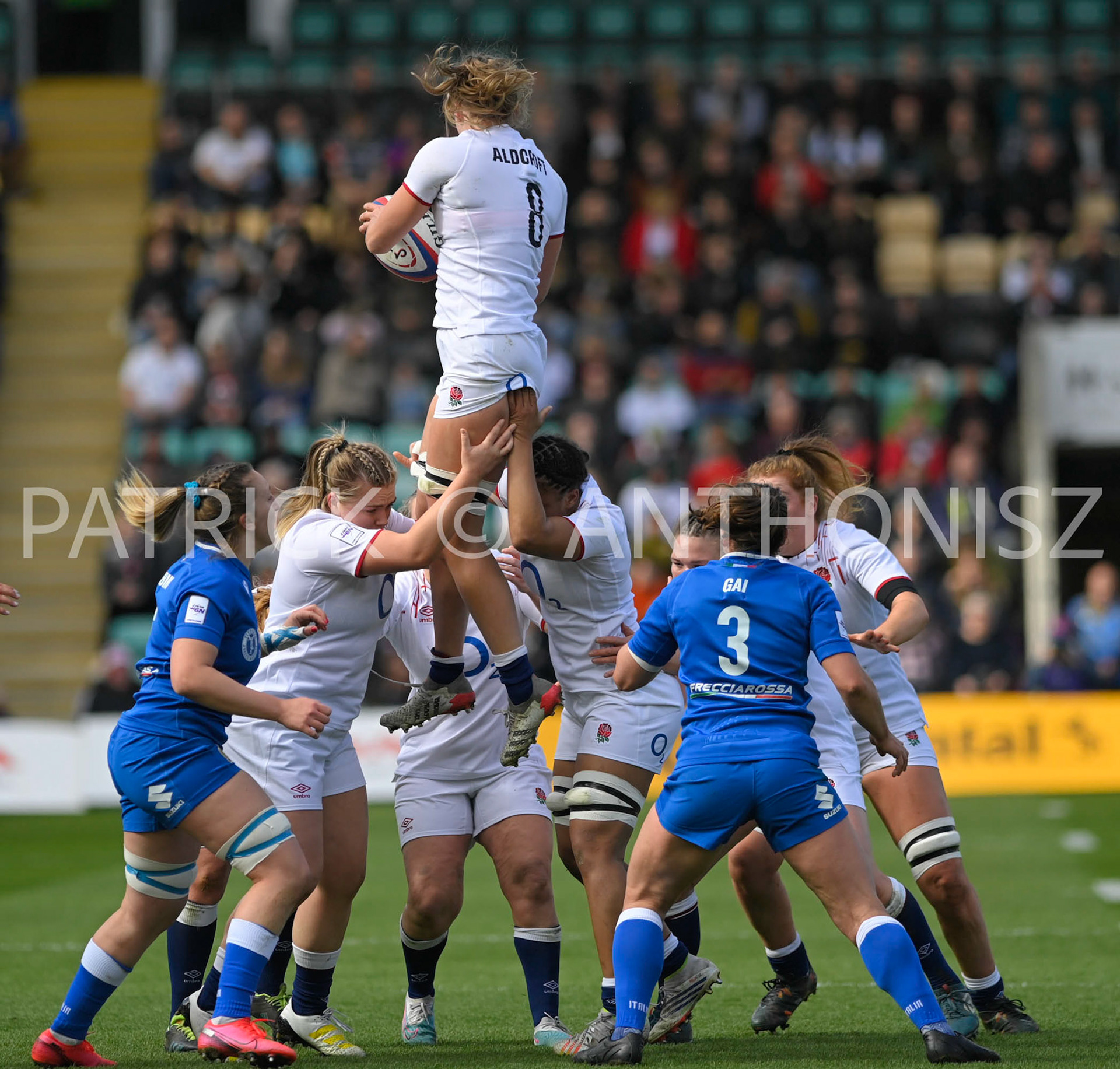NORTHAMPTON, ENGLAND : England no 8 Zoe Aldcroft VC in action during the  TikTok Women’s Six Nations  England Vs Italy at Franklin's Gardens on Sunday  April 2 , 2023 in Northampton, England.