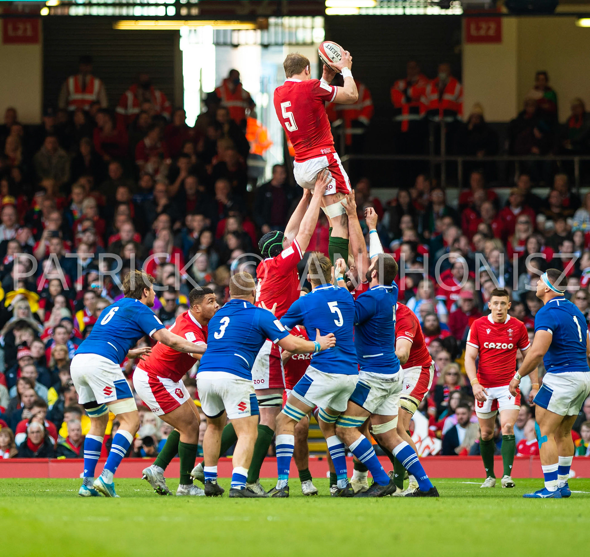 Wales v Italy Guinness Six Nations Cardiff, UK.19th Mar, 2022. Alun Wyn Jones of Wales wins the ball during the Guinness Six Nations Championship 2022 match, Wales v Italy at the Principality Stadium in Cardiff