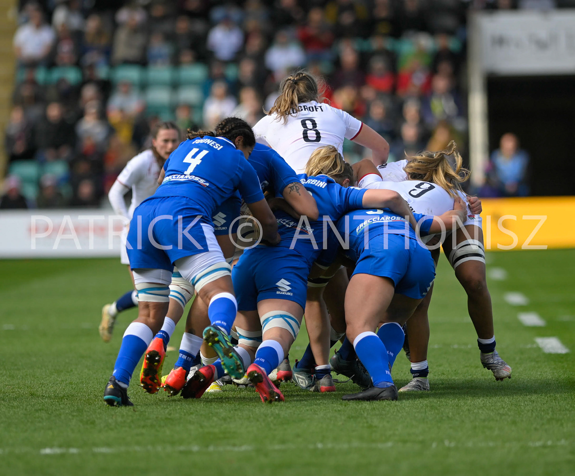 NORTHAMPTON, ENGLAND : England no 8 Zoe Aldcroft VC in action during the  TikTok Women’s Six Nations  England Vs Italy at Franklin's Gardens on Sunday  April 2 , 2023 in Northampton, England.
