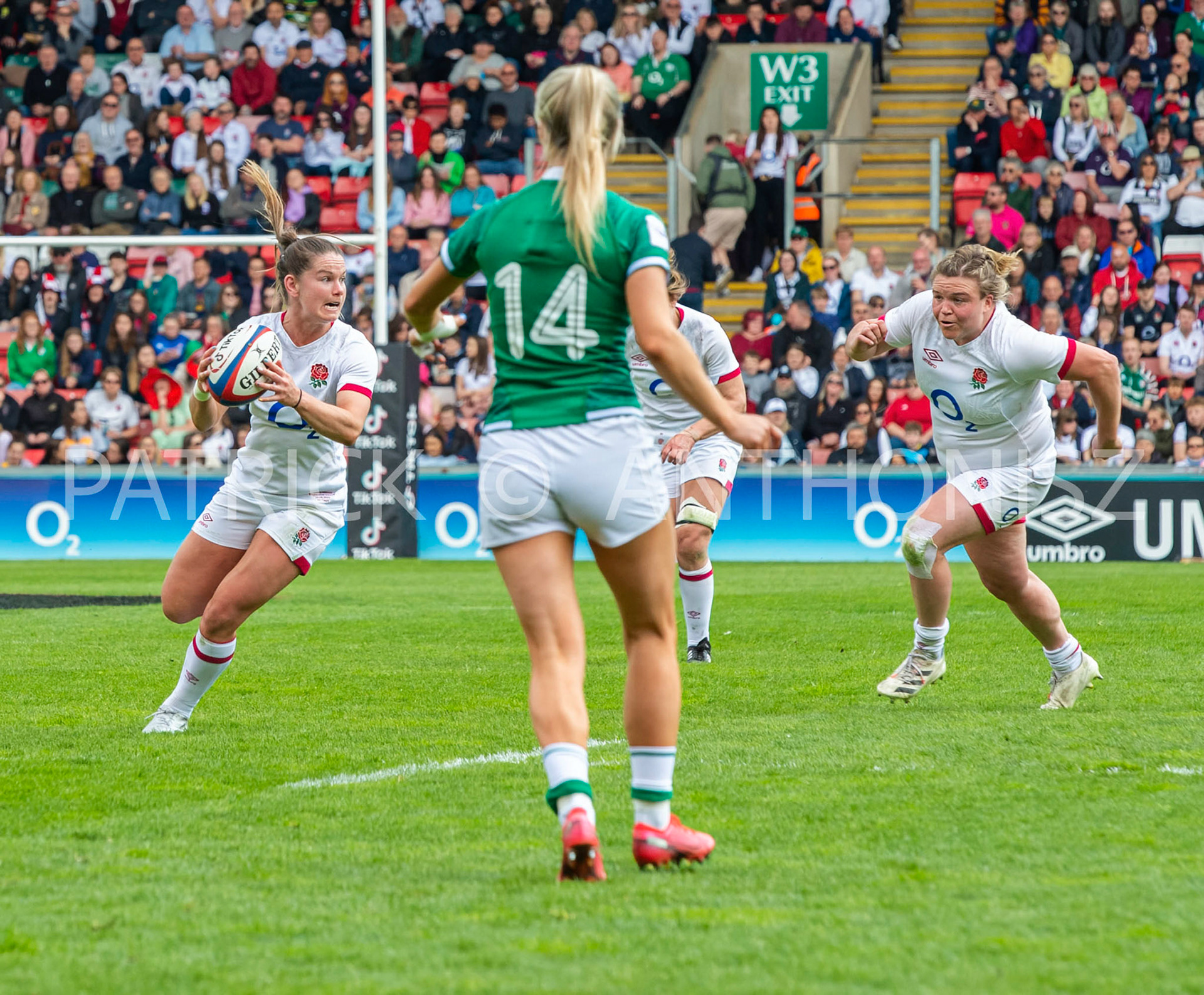 24th - April  2022 : Leanne Infante England  England Vs Ireland round 4    TikTok Women's Six Nations at  Mattioli  Woods Welford Road.