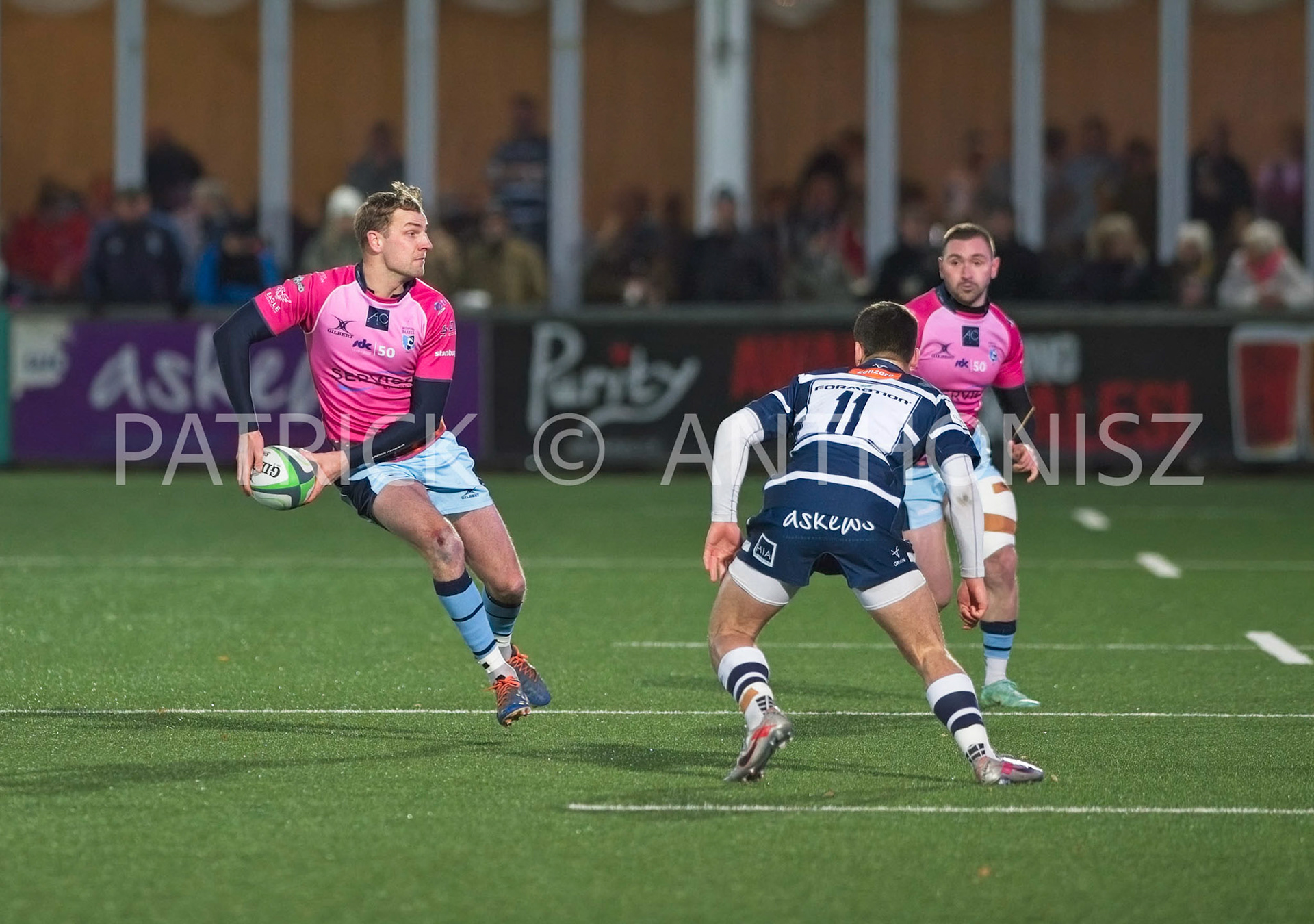 BUTTS PARK ARENA Coventry ,England 4th of December  2021 :  Greene King IPA Championship  match between Coventry Rugby Vs  Bedford Blues Rugby at Butts Park Arena Coventry UK .Final score: Coventry Rugby   :   Bedford Blues Rugby .