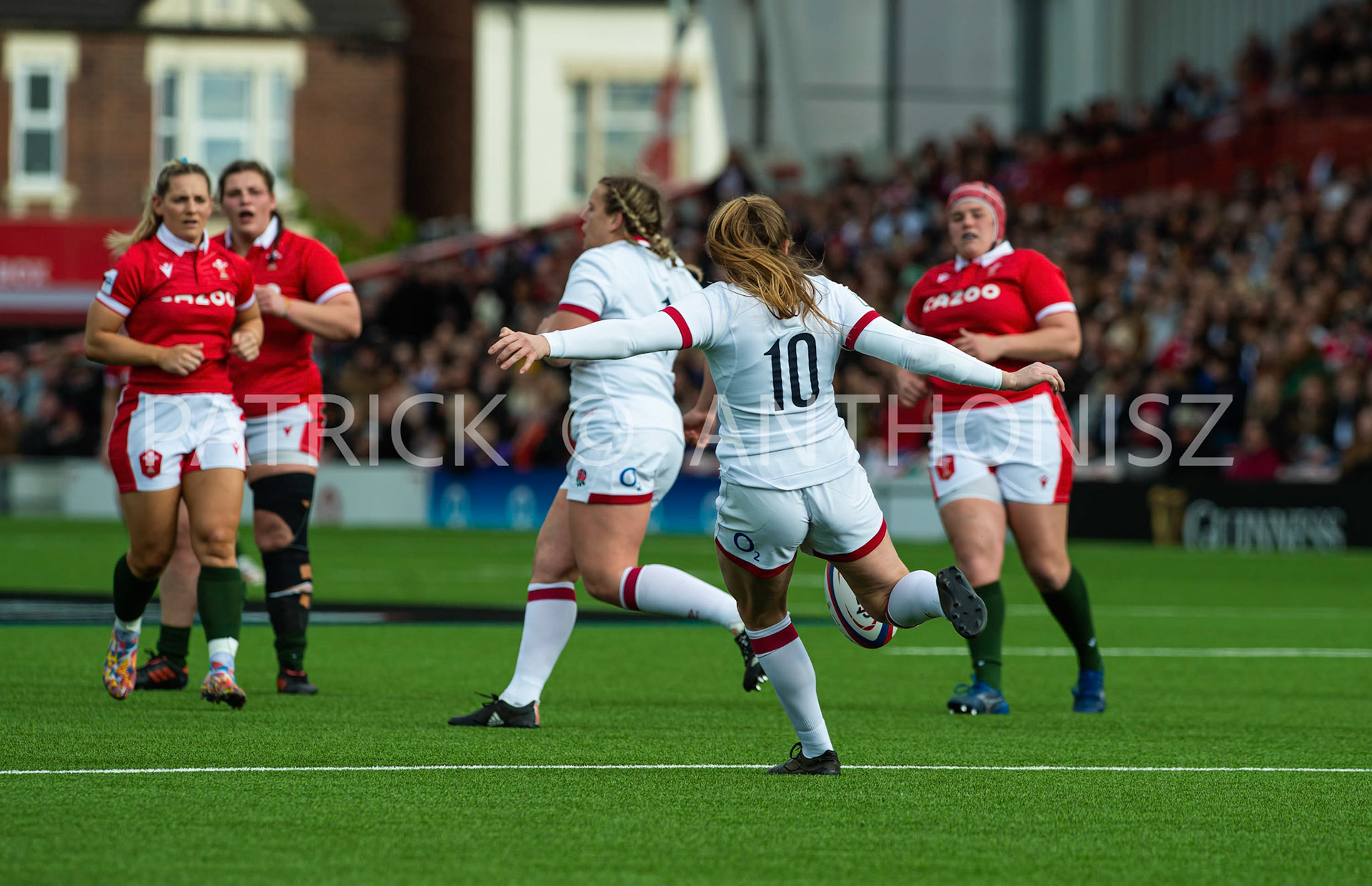 England Vs Wales Six Nations Gloucester 9 April 2022.Zoe Harrison of England in action during the  TikTok Women's Six Nations Rugby Championship match, England Red Roses Vs Wales  Rugby at the Kingsholm  Stadium Gloucester