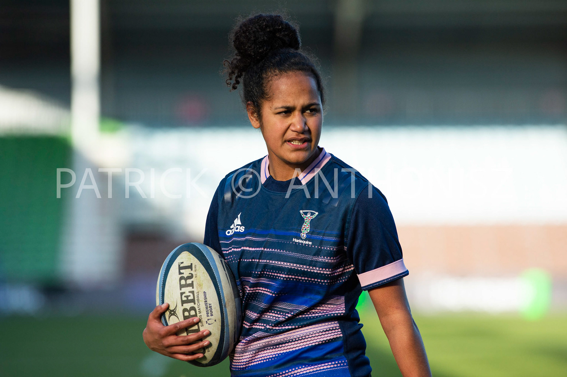 Harlequins Women Vs  Worcester WarriorsWomen's Allianz Premier 15sLondon,England February 12th 2022:  Lagi Tuima of Harlequins warms-up during the match between  Harlequins Women Vs  Worcester Warriors at Twickenham Stoop .Final score:  Harlequins Rugby 42  :  15 Worcester Warriors