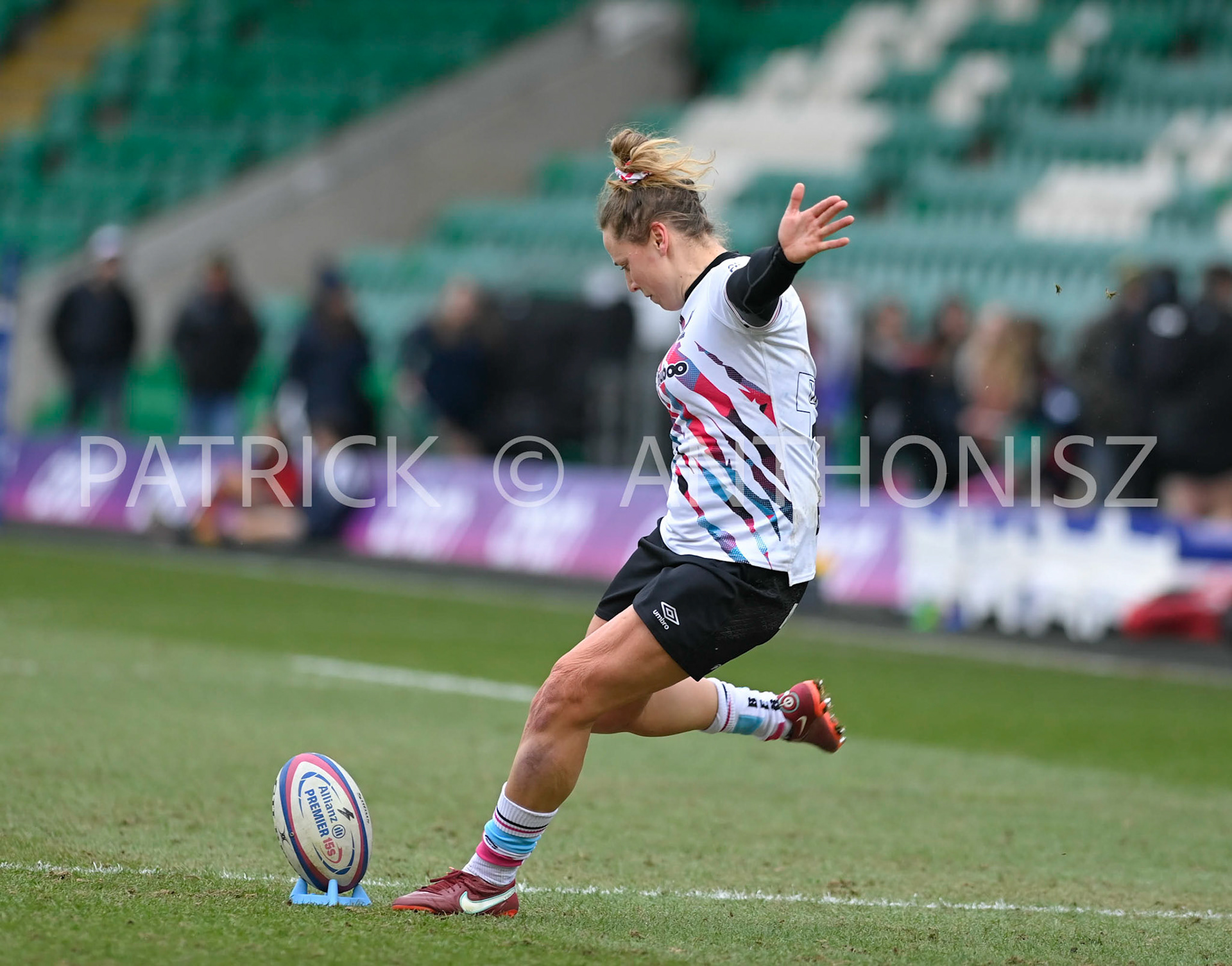 NORTHAMPTON, ENGLAND- Sat-4-2023:Amber Reed (c) of Bristol Bears in action  during the match between  Loughborough Lightning and Bristol Bears at Franklin's Gardens on Sat-4-2023 in Northampton, England