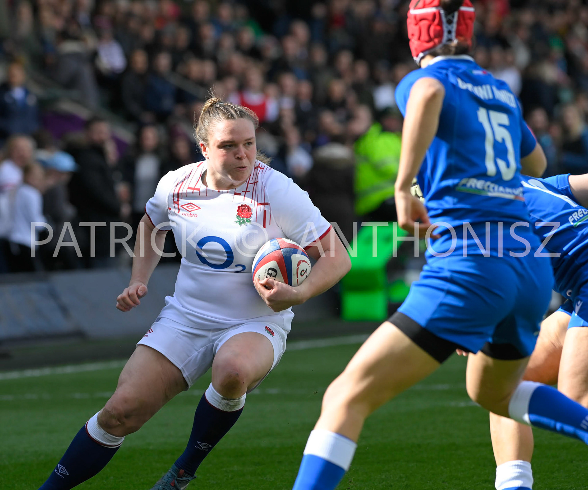 NORTHAMPTON, ENGLAND :Sarah Bern of England  runs the ball during the  TikTok Women’s Six Nations  England Vs Italy at Franklin's Gardens on Sunday  April 2 , 2023 in Northampton, England.