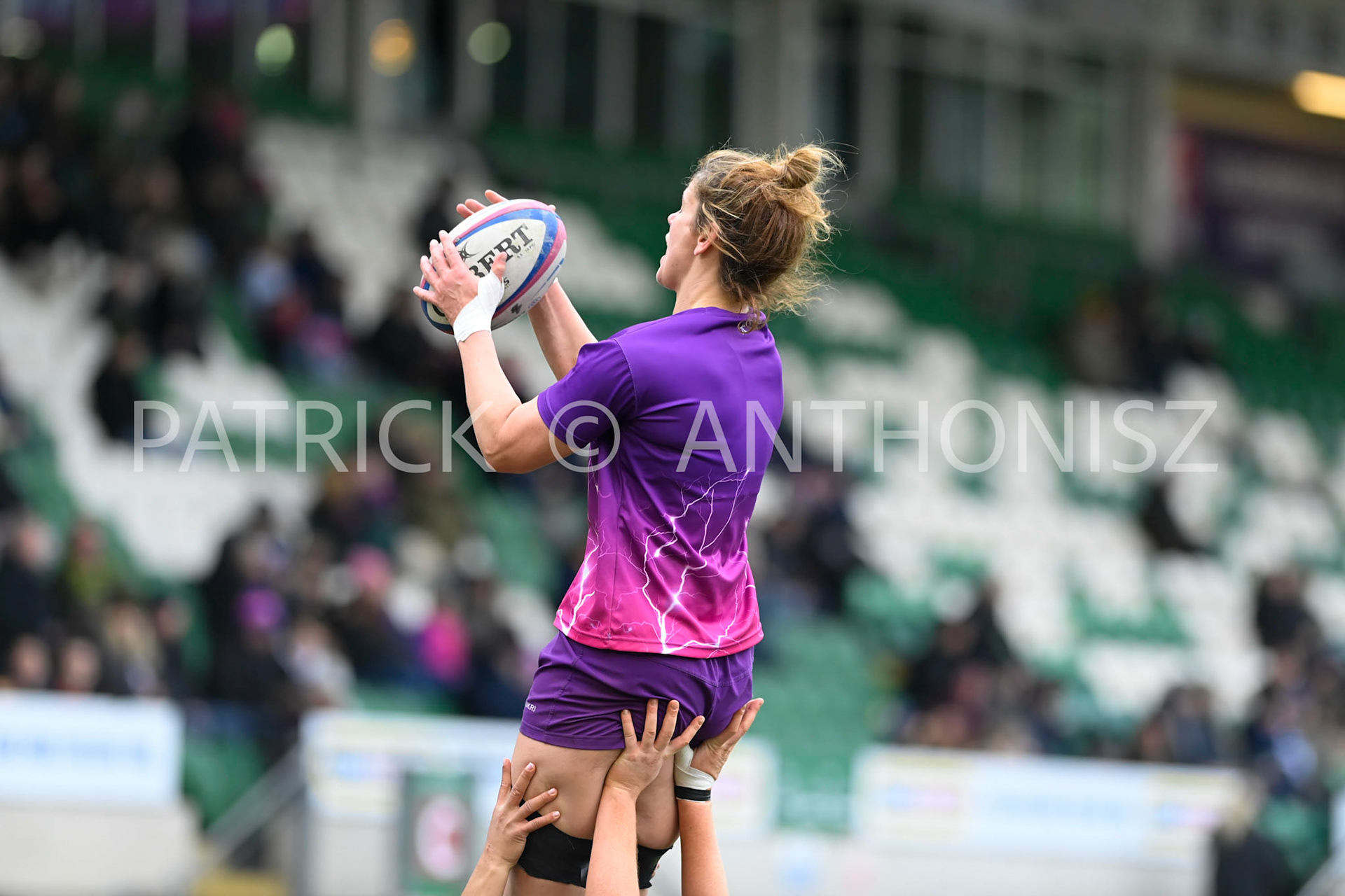 NORTHAMPTON, ENGLAND- Sat-4-2023: Sarah Hunter of LOUGHBOROUGH in warm up  during the match between  Loughborough Lightning and Bristol Bears at Franklin's Gardens on Sat-4-2023 in Northampton, England