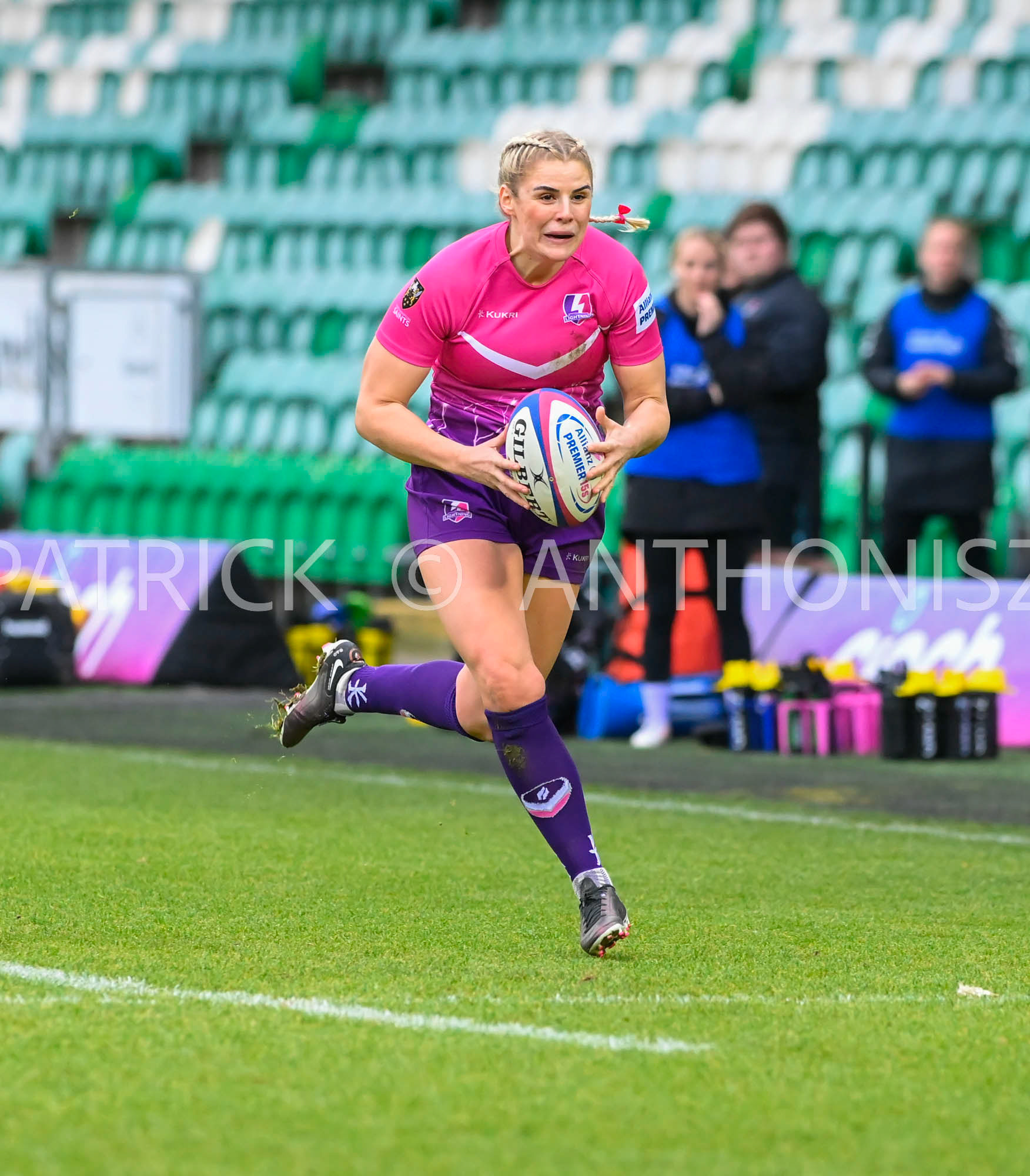 NORTHAMPTON, ENGLAND : Daisy Hibbert-Jones Loughborough Lightning runs with the ball  during Women's Allianz Premiership 15's match between Loughborough Lightning and  Wasps at Franklin's Gardens on  Sunday January  8 2023 in Northampton, England