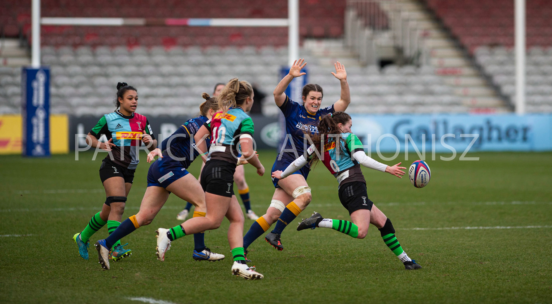 Harlequins Women Vs  Worcester WarriorsWomen's Allianz Premier 15sLondon,England February 12th 2022:  Lucy Packer of Harlequins goes for a kick during the match between  Harlequins Women Vs  Worcester Warriors at Twickenham Stoop .Final score:  Harlequins Rugby 42  : 15  Worcester Warriors