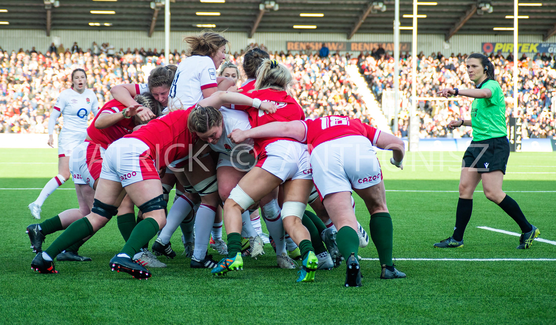 England Vs Wales Six Nations Gloucester 9 April 2022. England and  Wales in a scrum during the TikTok Women's Six Nations Rugby Championship match, England Red Roses Vs Wales  Rugby at the Kingsholm  Stadium Gloucester