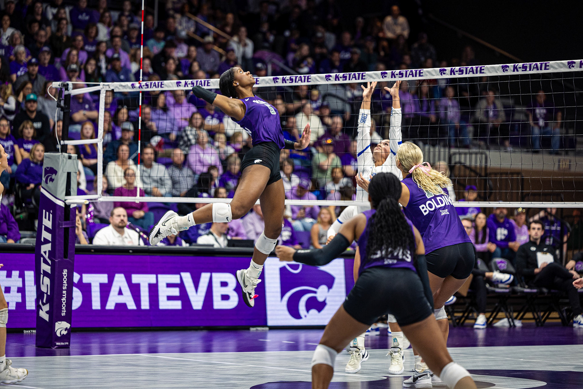 Kansas State VB vs. Brigham Young University, October 27, 2023. Final: KSU 3, BYU 0.October 27, 2023. (Photo: Reece Bachta/K-State Sports)