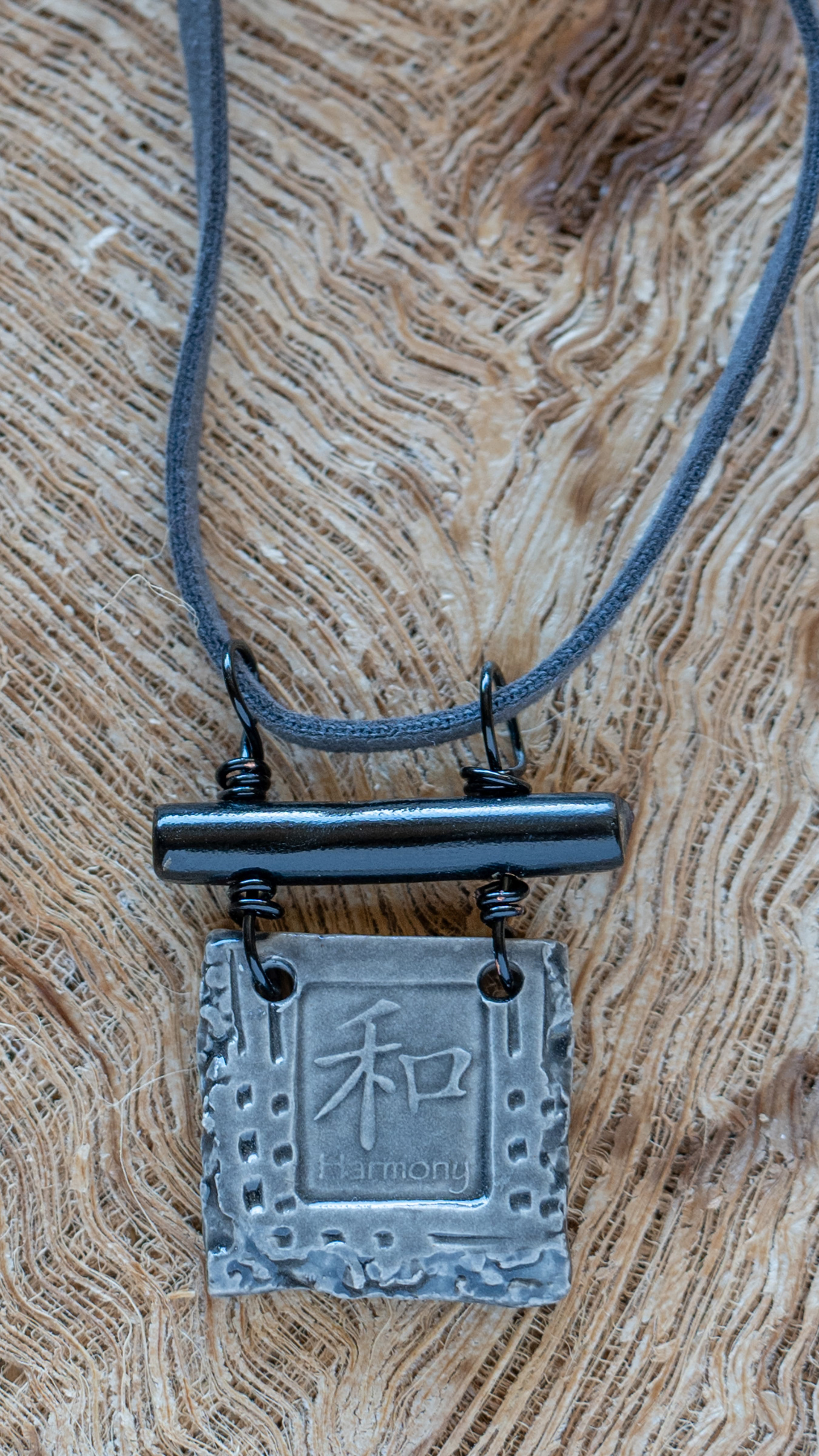     Hawaii Ceramic Circular Pendant